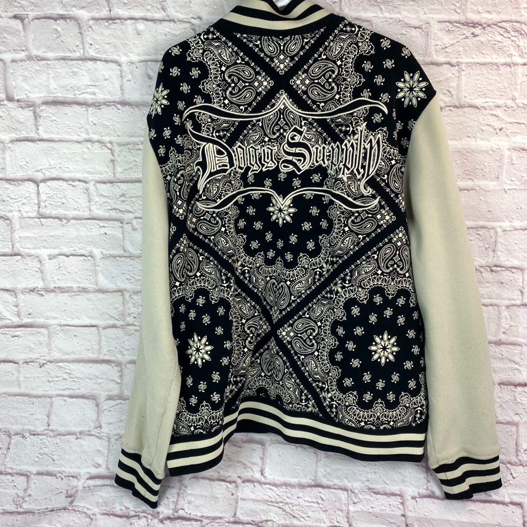 Vintage Dogg Supply by Snoop Dogg Mens Varsity Jacket 3XL Paisley Fleece Snaps Black Chest 50 in Mens Regular Jacket Size US XXL / EU 58 / 5 - 2 Thumbnail