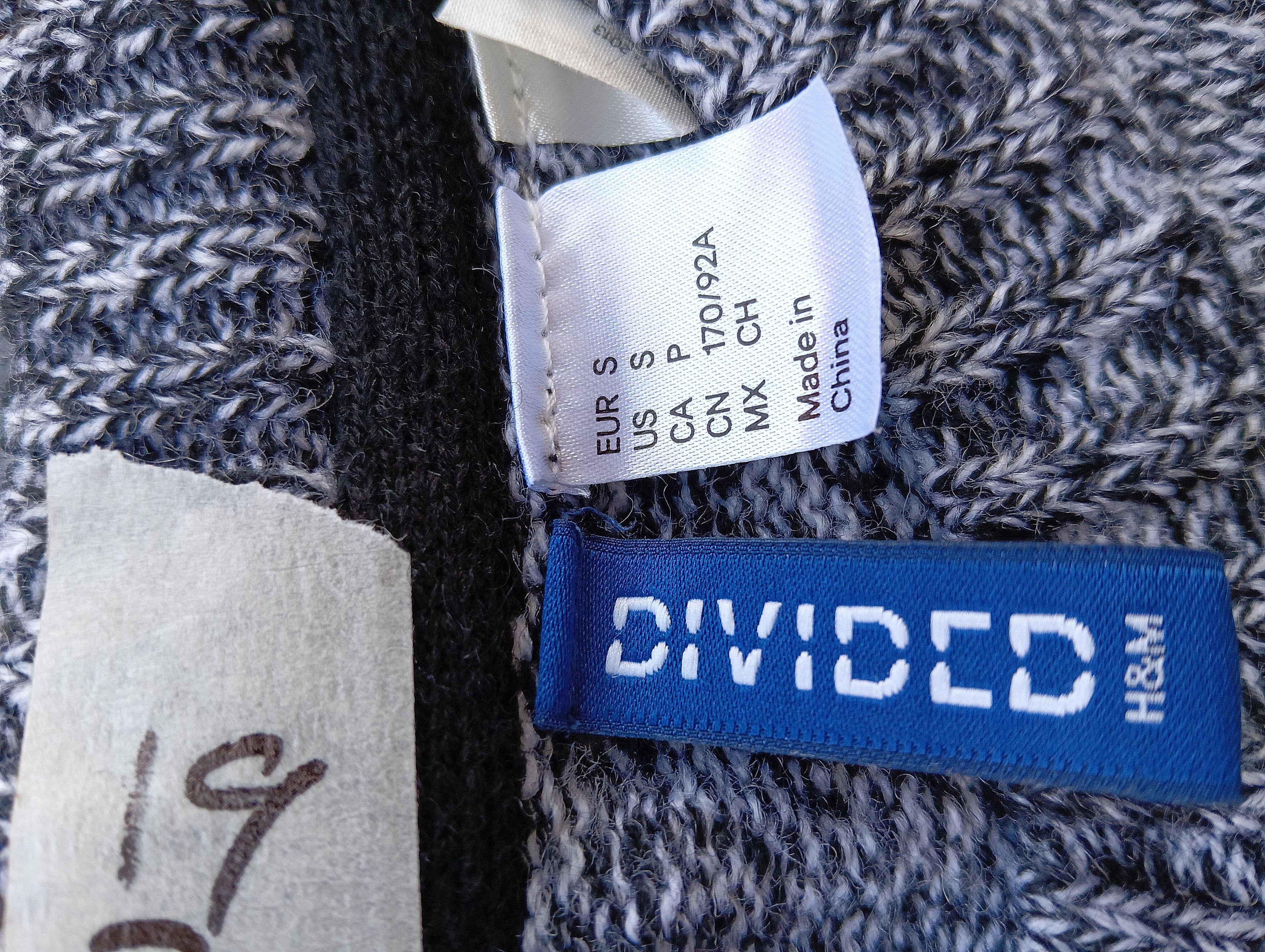 Divided smile big logo h&m sweater Size US M / EU 48-50 / 2 - 6 Thumbnail