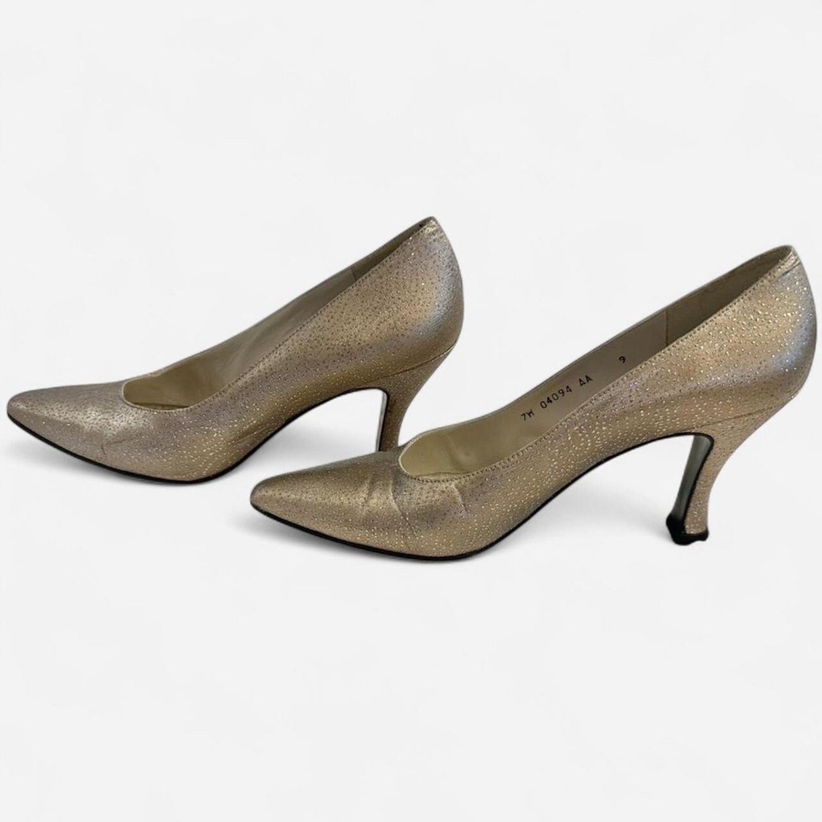 Stuart Weitzman Vintage Stuart Weitzman narrow width 8.5 heels gold glitter Size US 8.5 / IT 38.5 - 3 Thumbnail