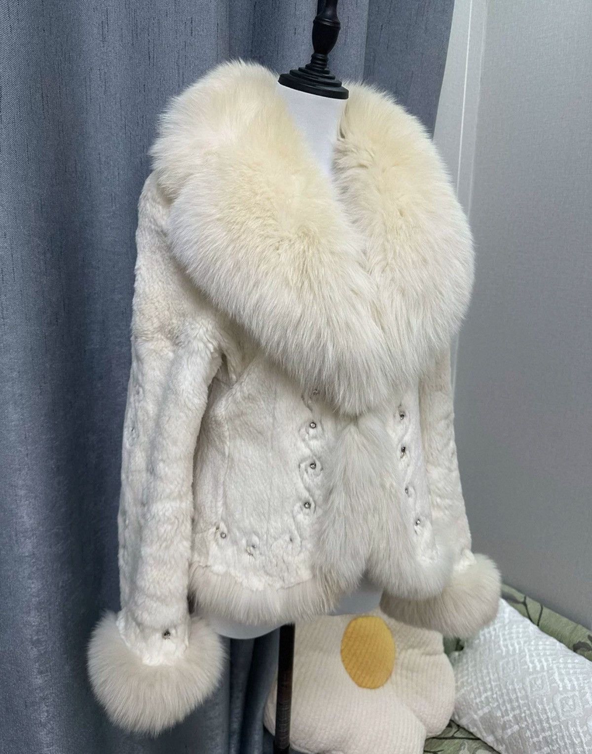 Vintage Vintage Fox & Rabbit Fur Jacket Size M / US 6-8 / IT 42-44 - 2 Thumbnail