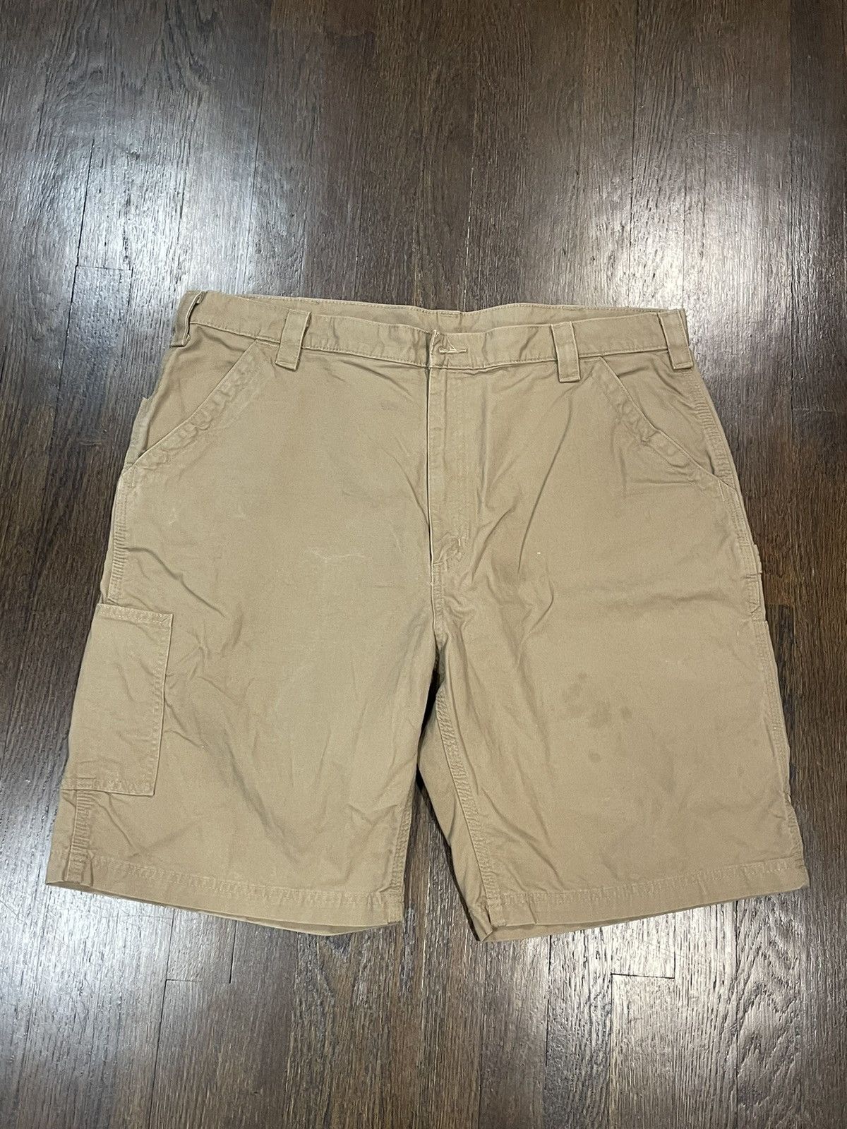 Carhartt Carhartt tan baggy cargo shorts Size US 42 / EU 58 - 2 Thumbnail