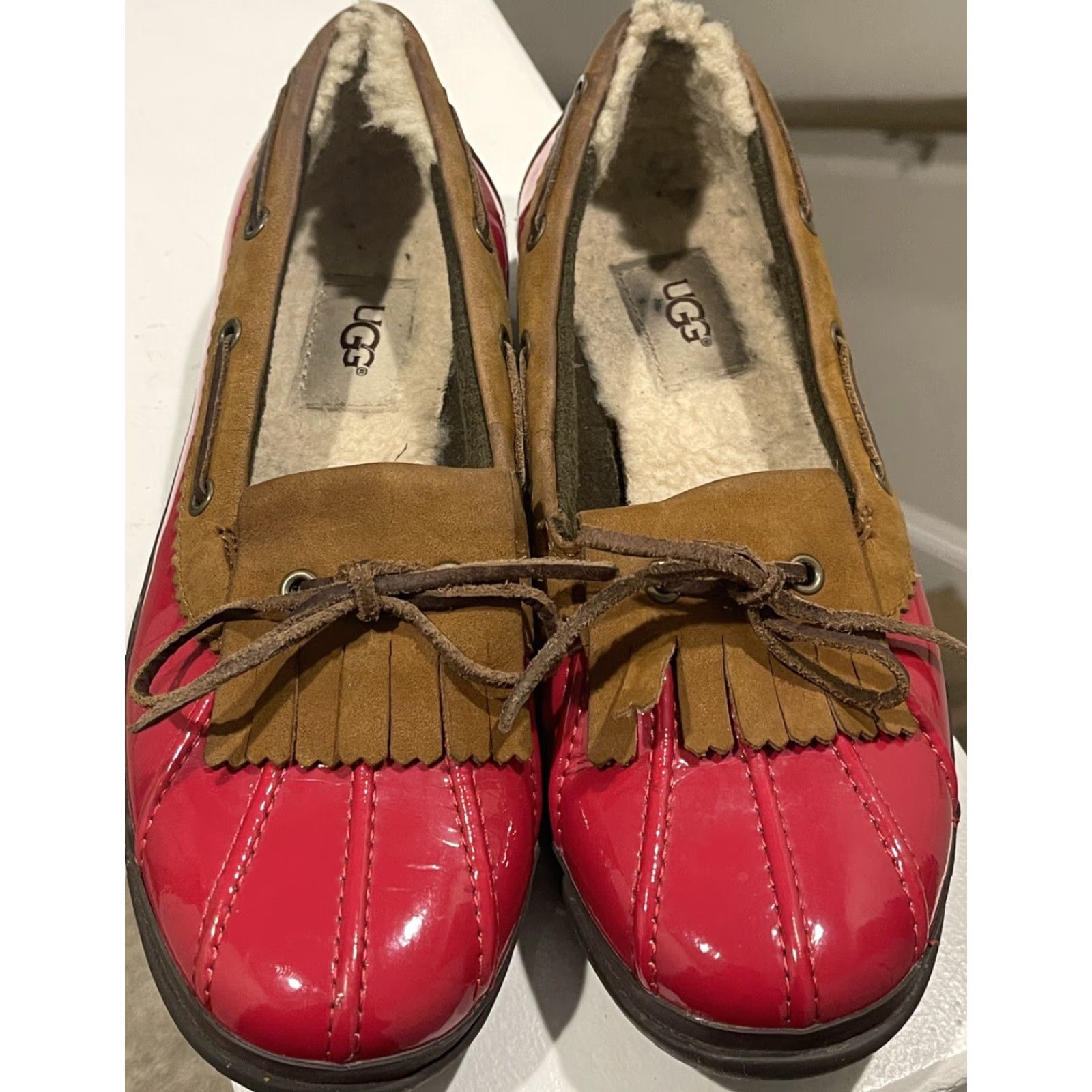 Ugg VINTAGE? No — UGG Australia Haylie Women’s 7 Red Sherpa Lined Duck Boat Slip Loafers Size US 7 / IT 37 - 3 Thumbnail