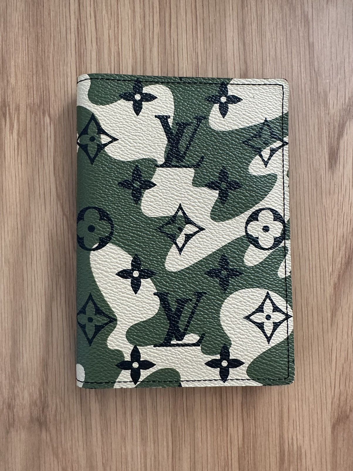 Louis Vuitton Louis Vuitton Murakami Monogramouflage Passport Cover