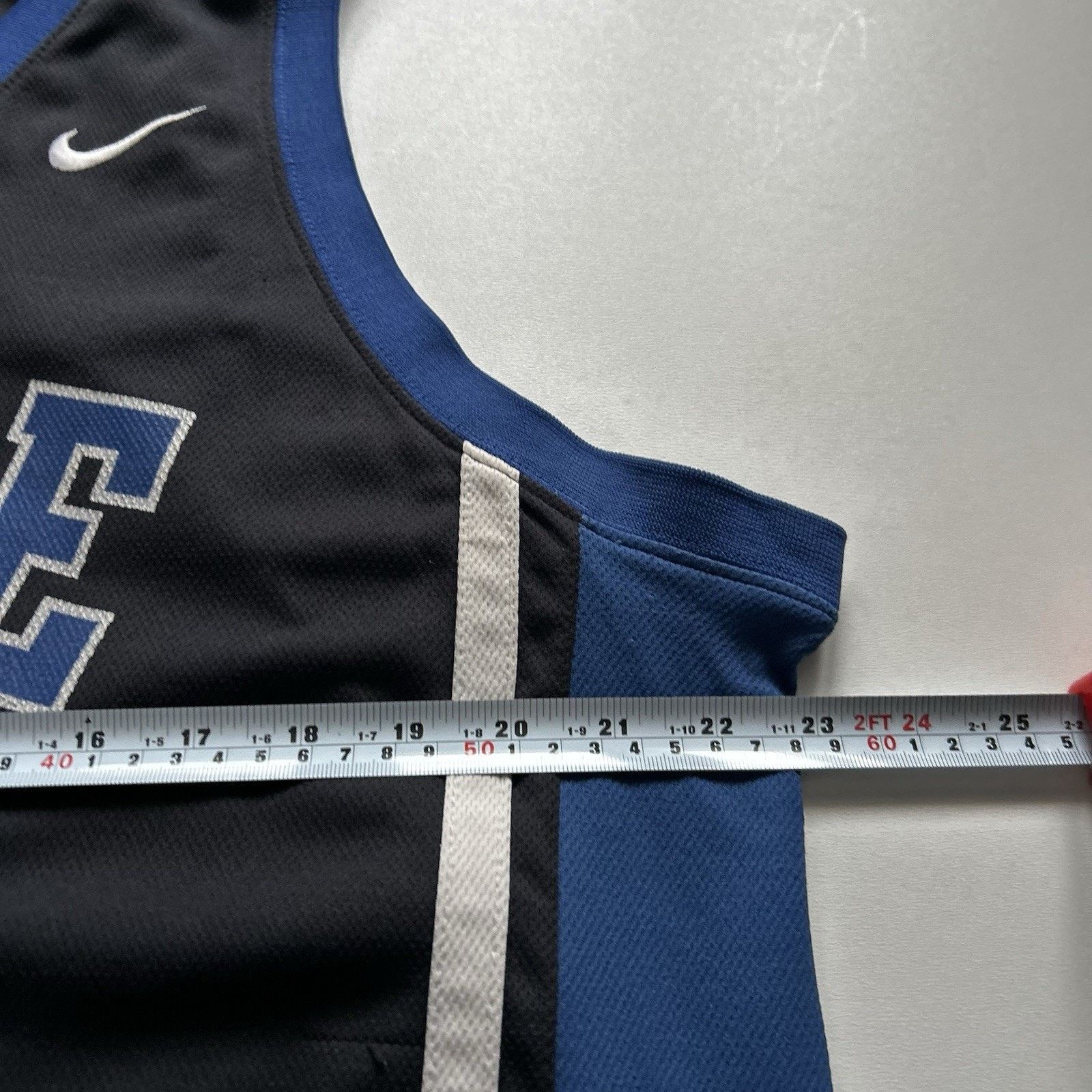 NCAA Vintage Duke Basketball Jersey Size Large Nike Y2K NCAA Rare Size US L / EU 52-54 / 3 - 5 Thumbnail