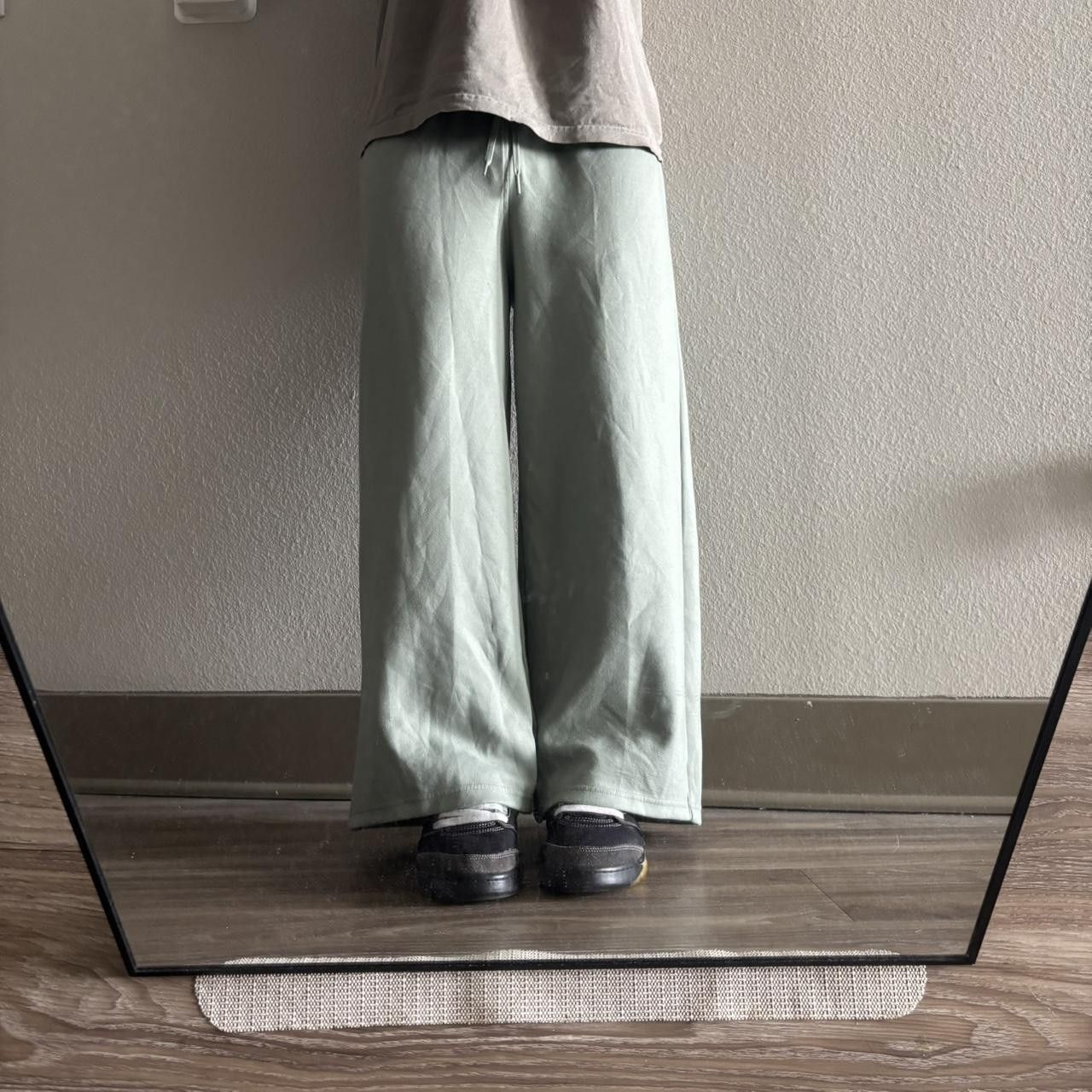 Vintage Crazy Vintage Y2K/2000s Baggy Sage Green Sweatpants! Fits S Size 28" / US 6 / IT 42 - 1 Thumbnail
