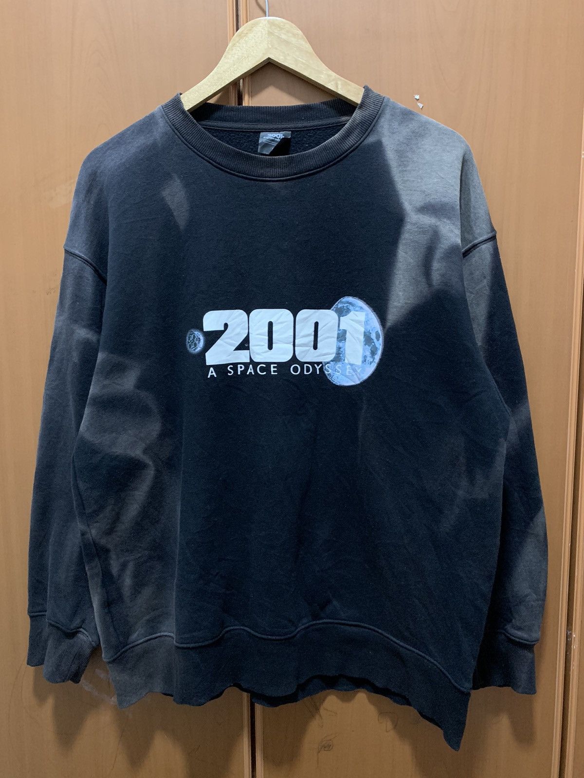 Vintage Rare Vintage 2001 Space Odyssey Nice Faded Movie Sweatshirt Size US L / EU 52-54 / 3 - 9 Thumbnail
