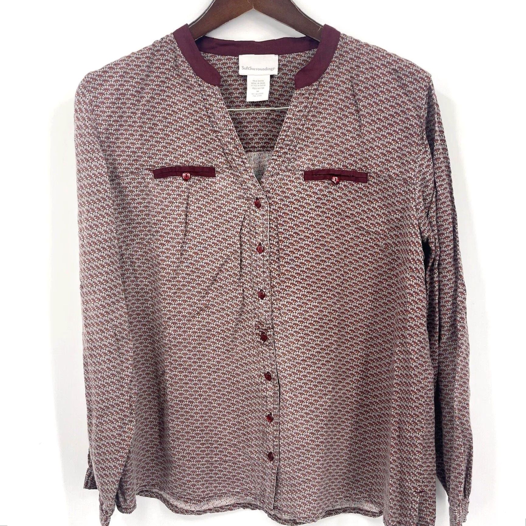 Soft Surroundings Soft Surroundings Button-Up Shirt Womens Medium Red Floral V-Neck Bohemian Classic All Seasons Womens Size M / US 6-8 / IT 42-44 - 2 Thumbnail