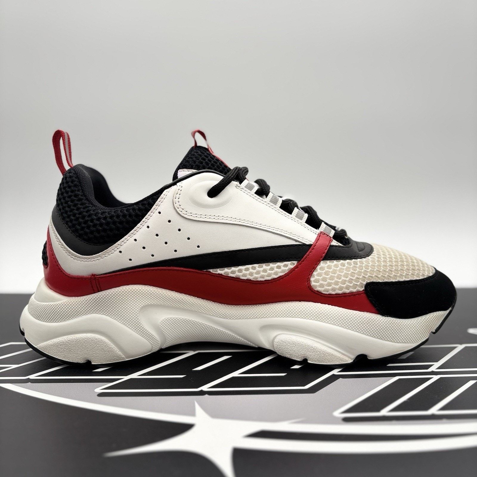 Dior Dior B22 Sneaker ‘ White Red ‘ | GREAT CONDITION! Size US 10 / EU 43 - 13 Thumbnail