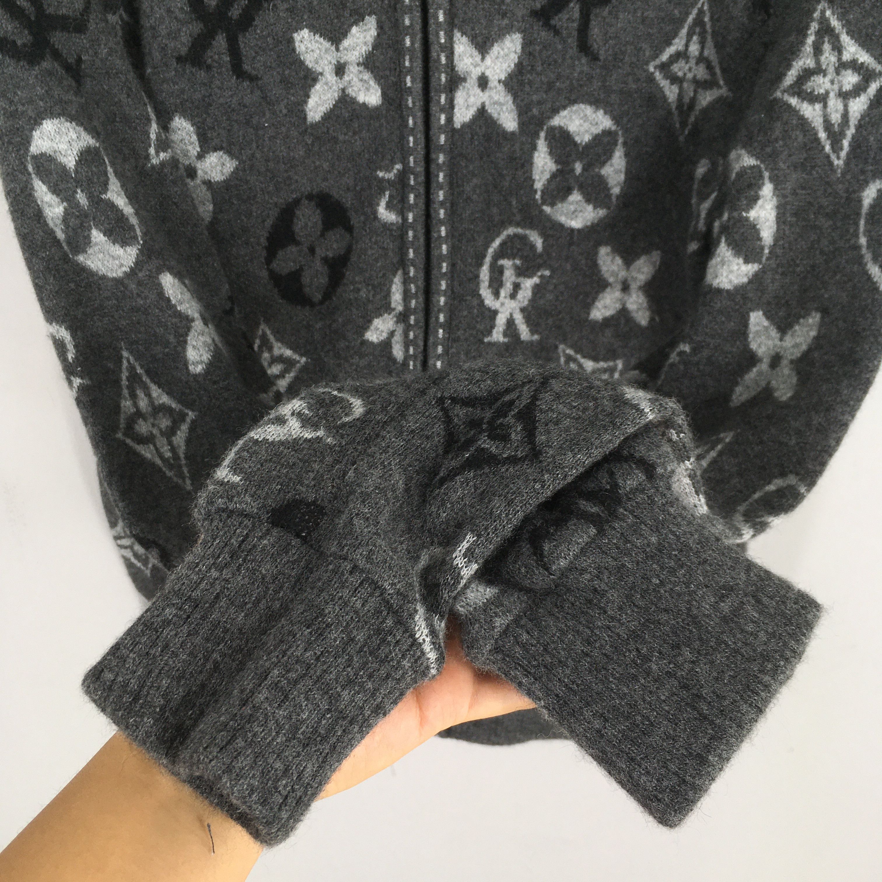 Japanese Brand × Vintage Vintage Japanese Monogram Gray Zipper Wool Sweater Medium Size US M / EU 48-50 / 2 - 4 Thumbnail