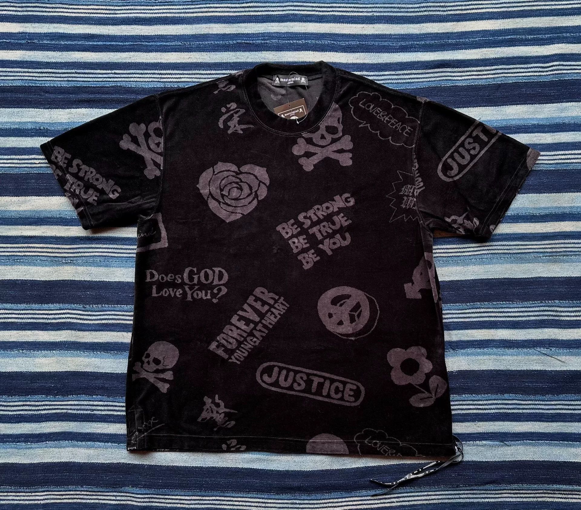 Mastermind Japan mastermind japan black velvet skull t-shirt Size US L / EU 52-54 / 3 - 1 Thumbnail