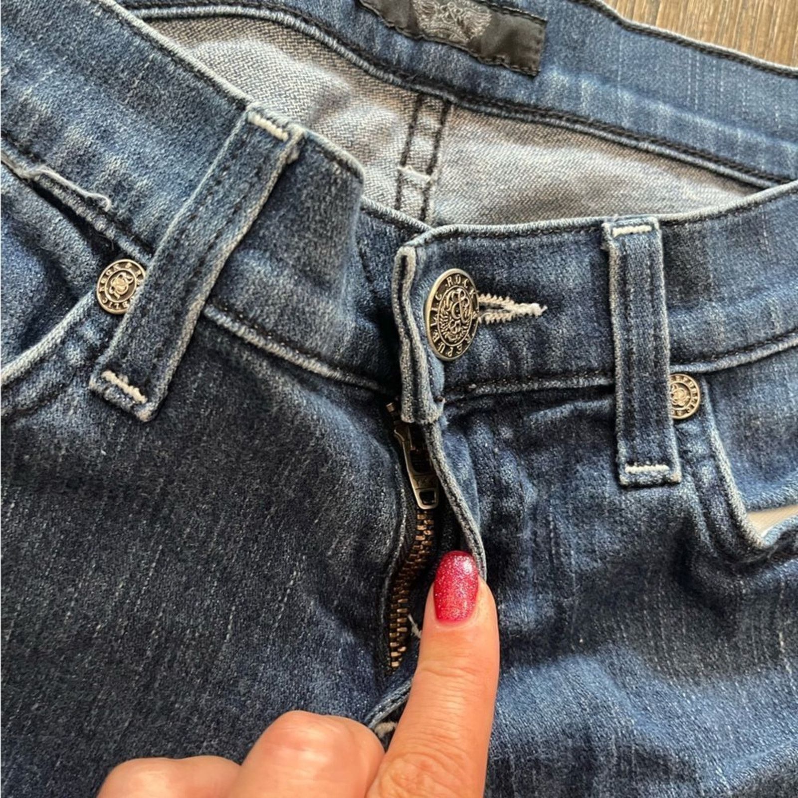 Rock & Republic Rock & Republic Medium Wash Low Rise Flare Jeans Size 24 Size 24" / US 00 / IT 34 - 5 Thumbnail