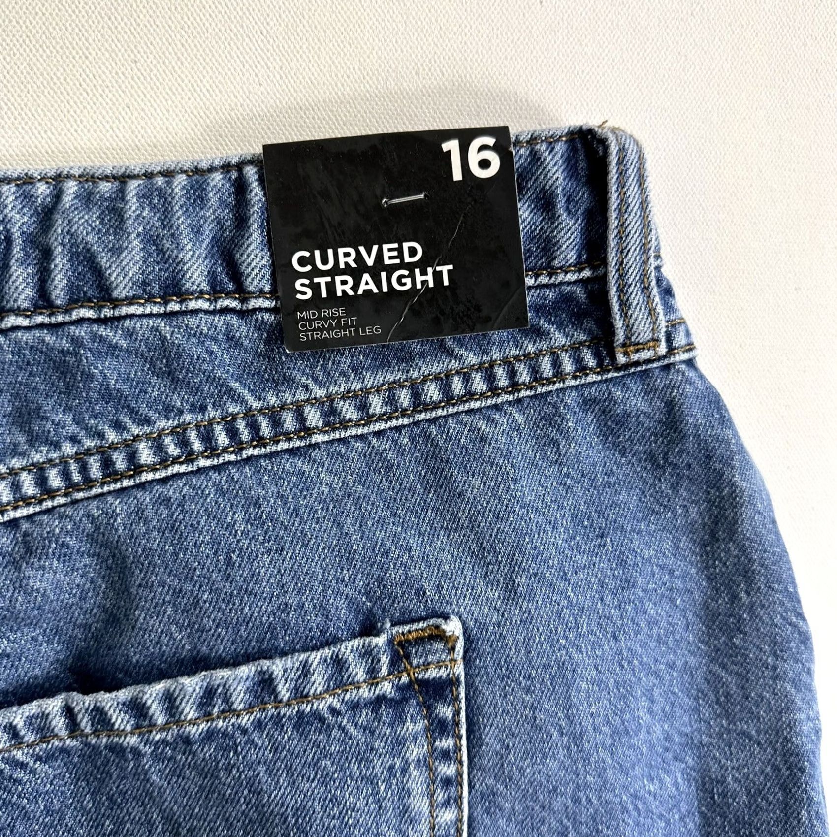 Forever 21 Forever 21 Women's Curved Straight Mid Rise Jeans Zip Fly Black Size 16 Blue Jeans Regular Inseam 29 in Mens? Size 38" / US 16 / IT 52 - 3 Thumbnail