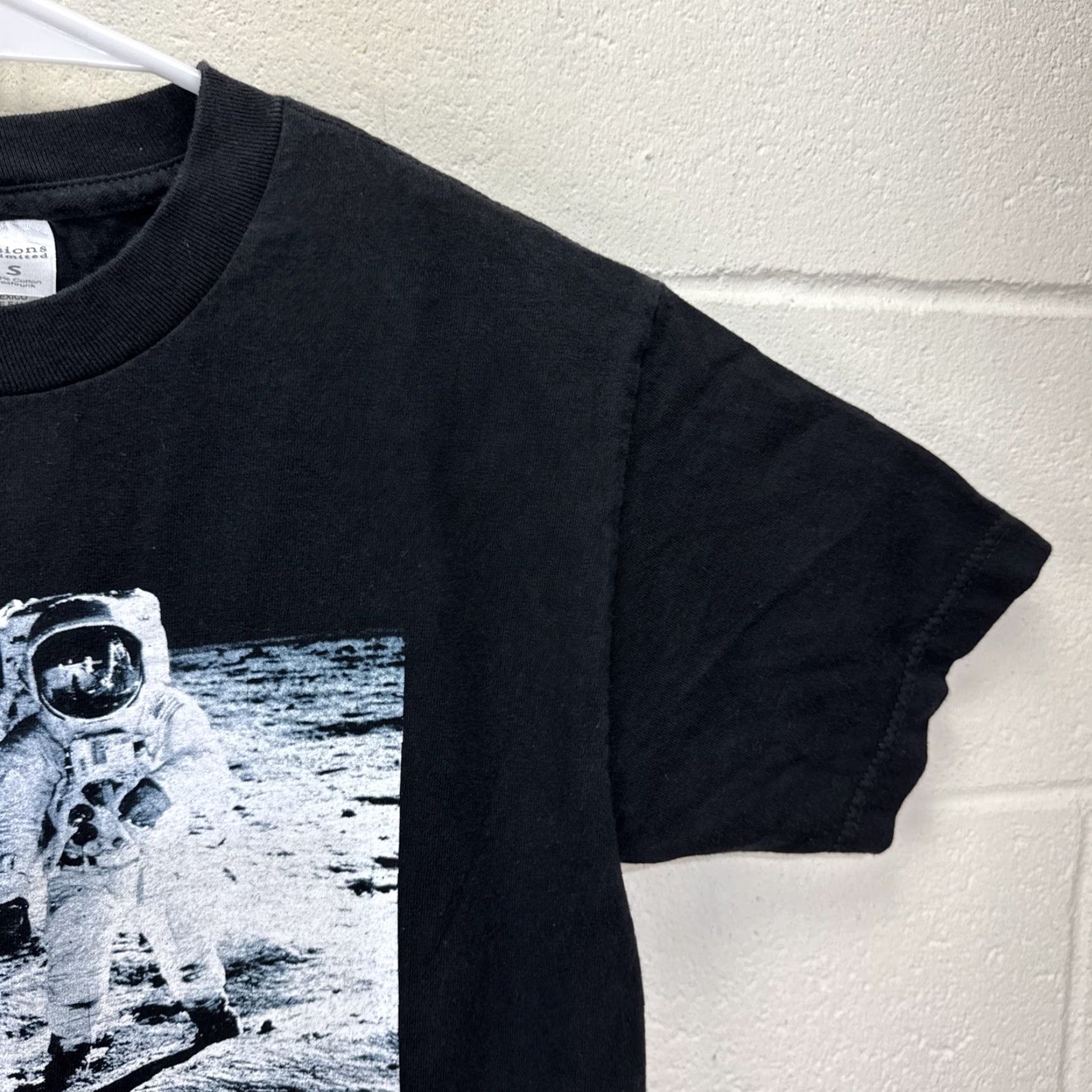 NASA VINTAGE Cotton Expressions T-Shirt Space 90s Adult Small Black Cotton Expressions 90s NASA One Small Step Graphic Print Mens Size US S / EU 44-46 / 1 - 7 Thumbnail