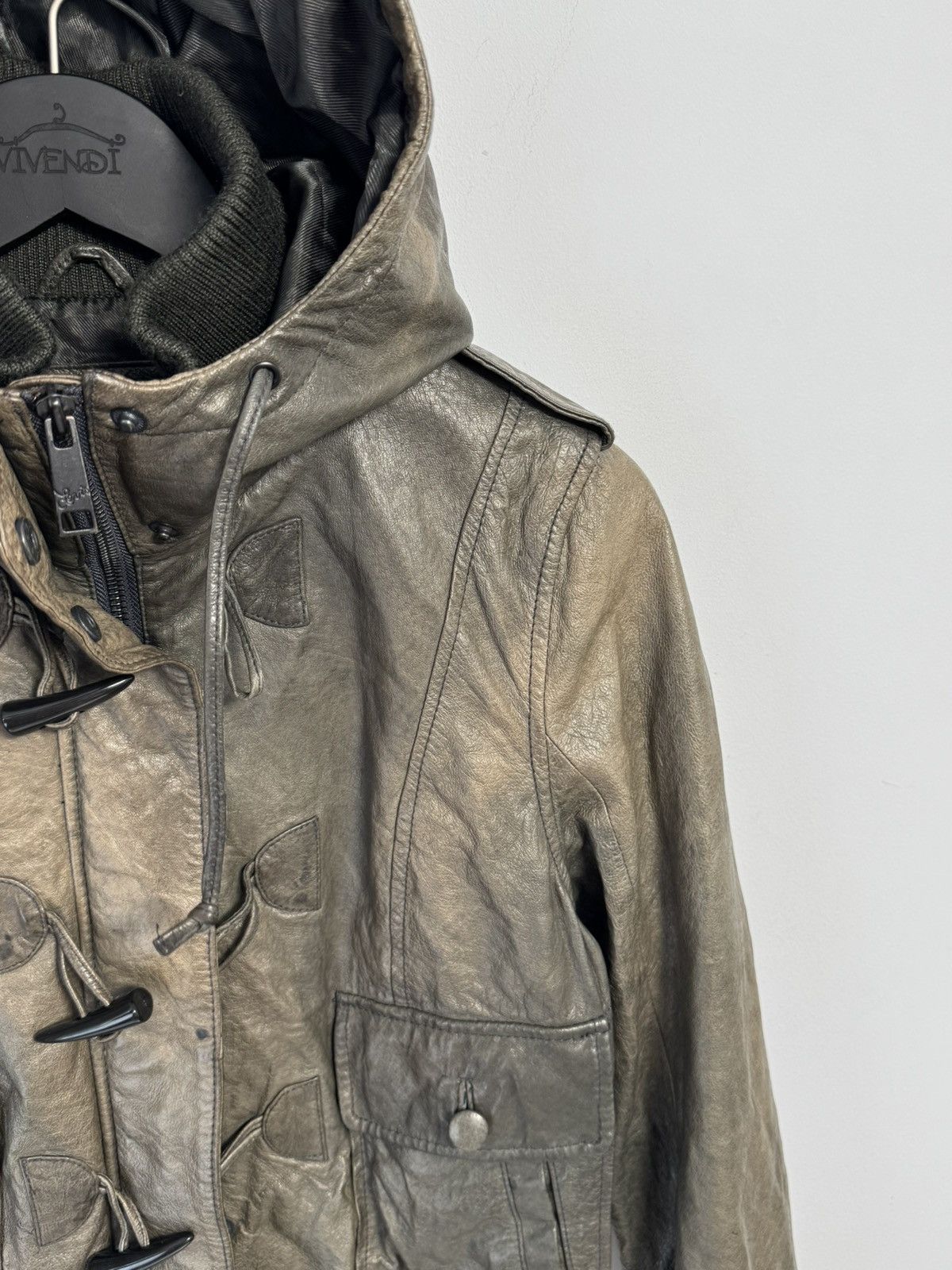 Levi's Levi’s Vintage Leather Jacket Y2K style hype women’s Size M / US 6-8 / IT 42-44 - 17 Thumbnail