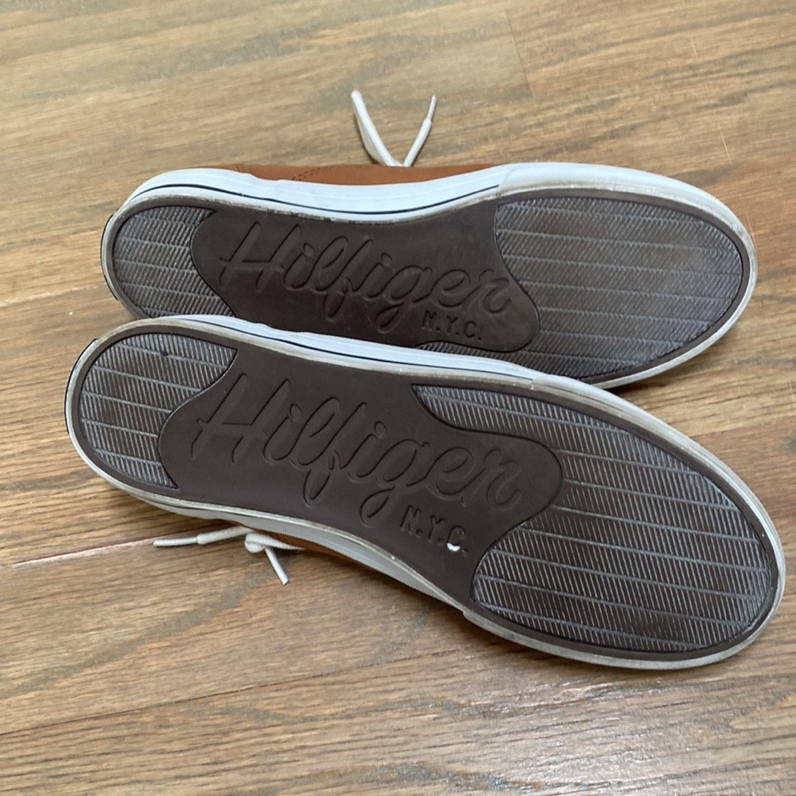Tommy Hilfiger Tommy Hilfiger Tan Sneaker Size 9.5 Size US 9.5 / EU 42-43 - 7 Thumbnail