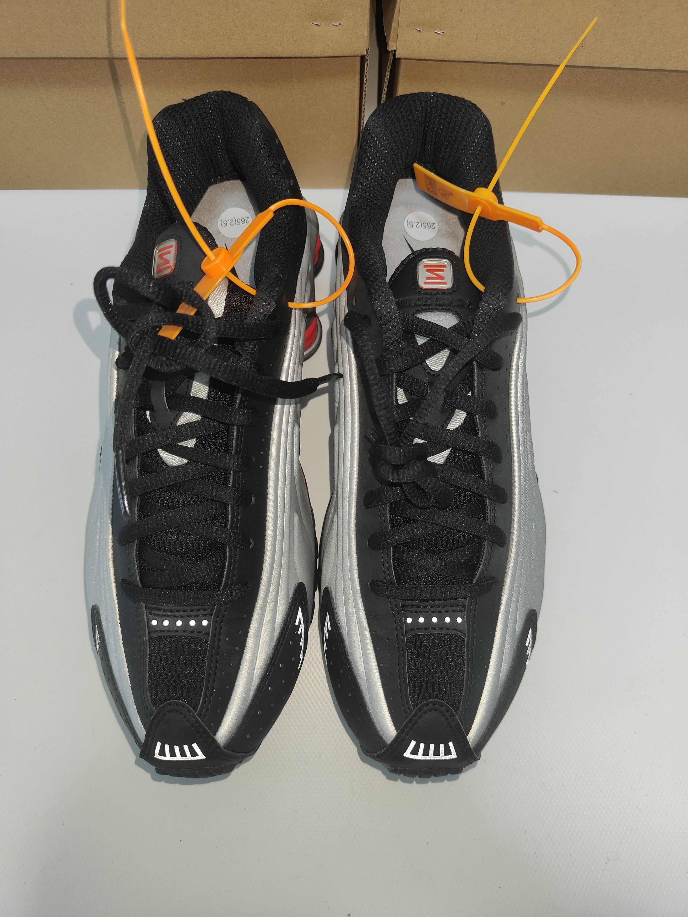 Nike Nike Shox R4 