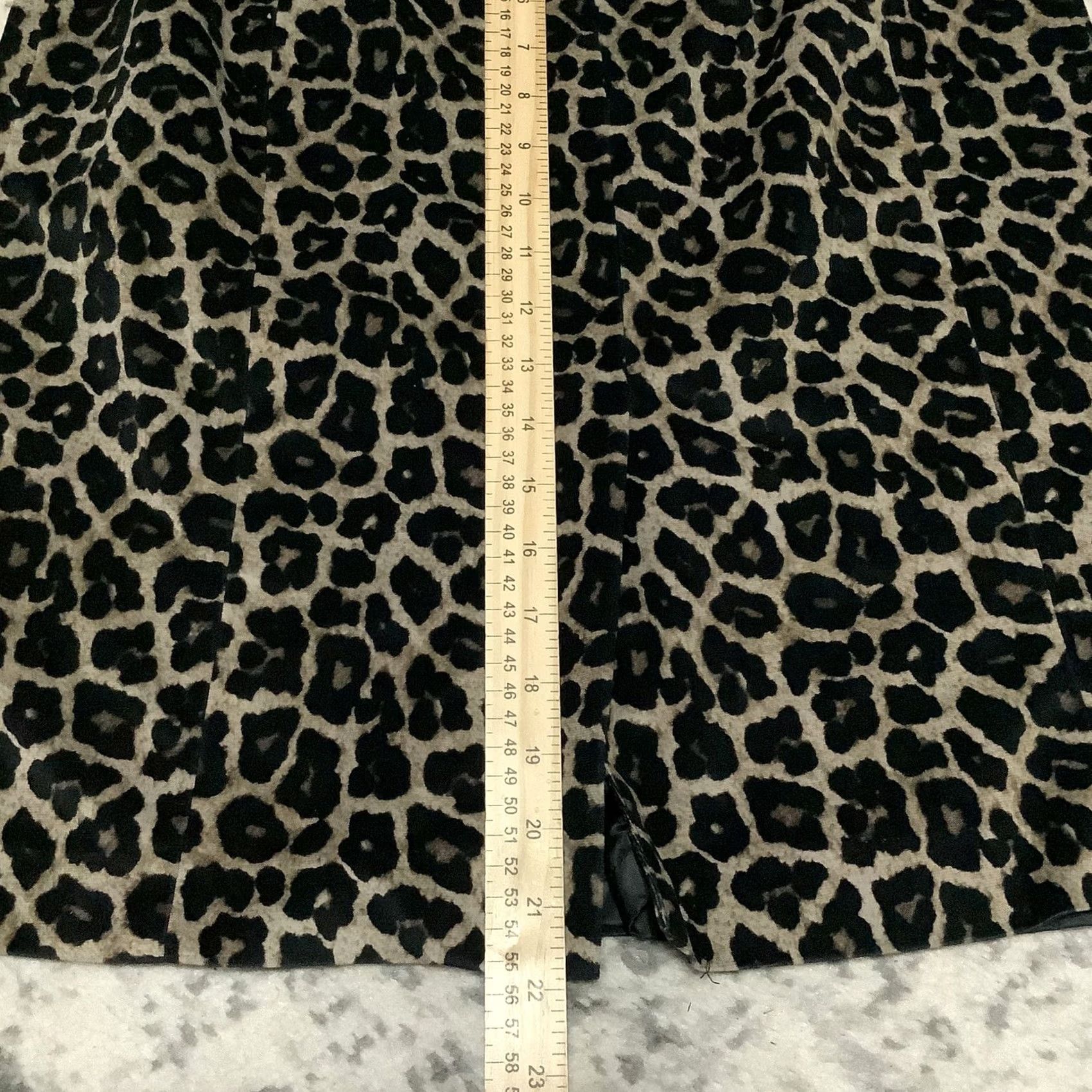 Liz Claiborne Liz Claiborne Skirt Women 8 Pencil Knee Length Leopard Print Brown Polyester Lined Classic Business Professional Mens? Women Size 30" / US 8 / IT 44 - 6 Thumbnail