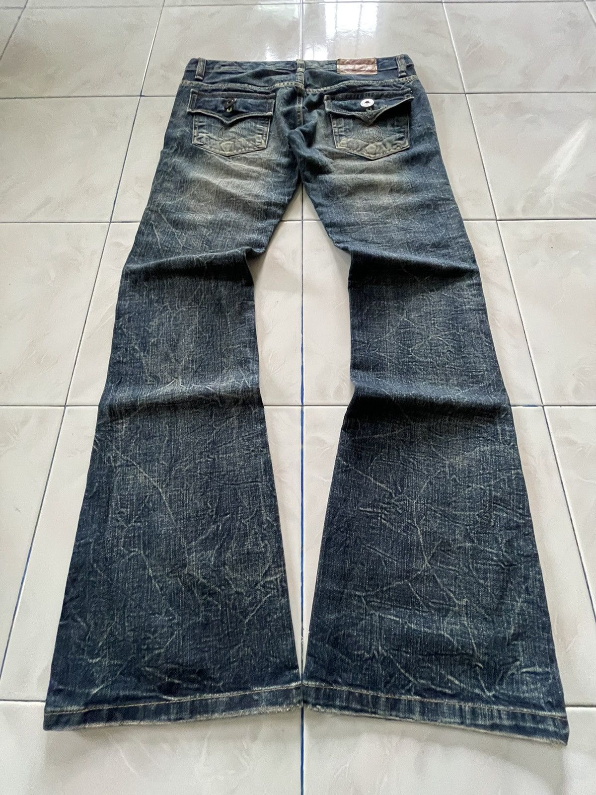 Japanese Brand × Le Grande Bleu (L.G.B.) × Tornado Mart Toto Japan Claws Mark Honeycomb Flare Low Rise Jeans Size US 32 / EU 48 - 2 Thumbnail