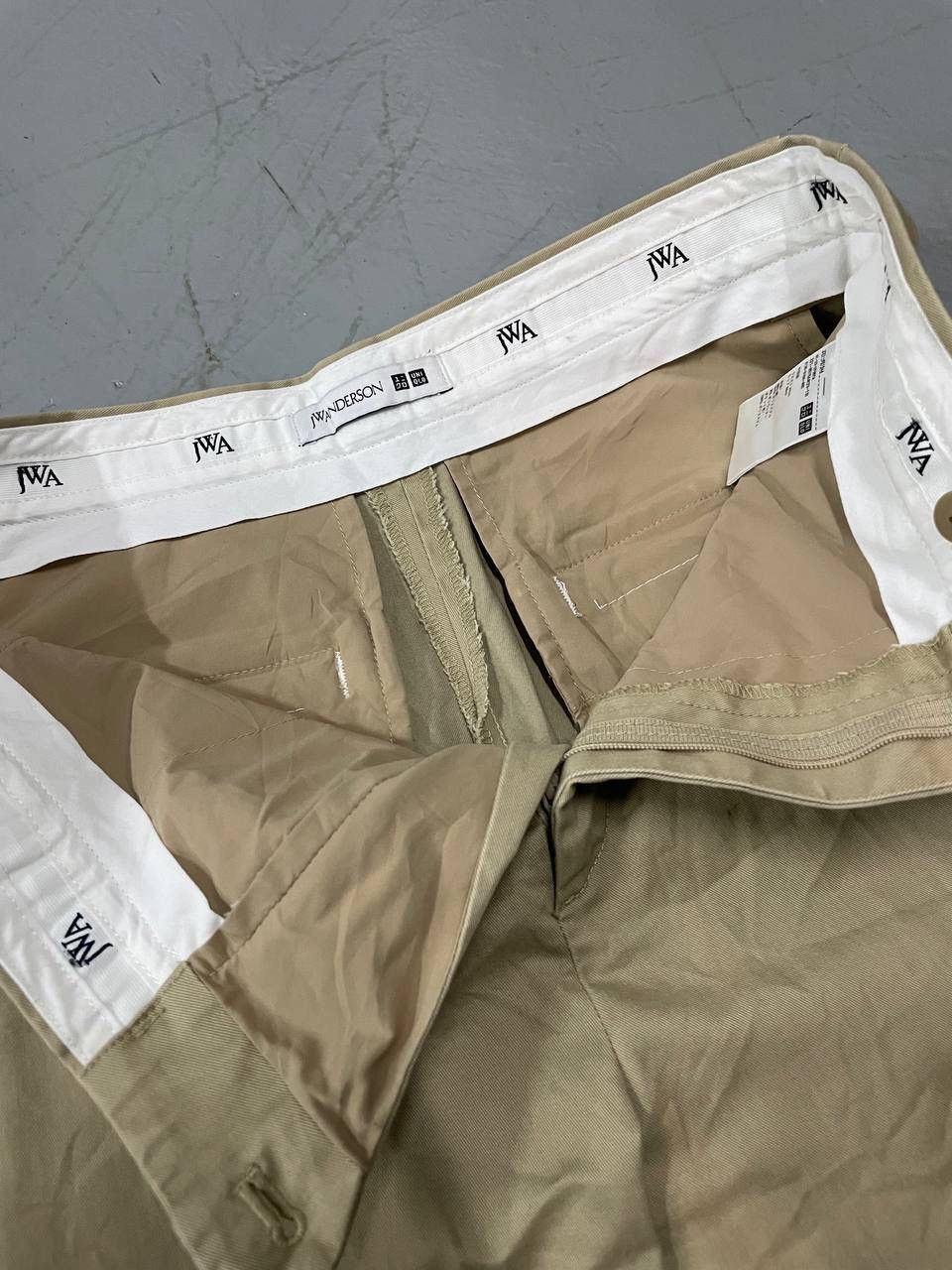 JW Anderson × Uniqlo JW HANDERSON X UNIQLO 🎌 Size US 30 / EU 46 - 8 Thumbnail