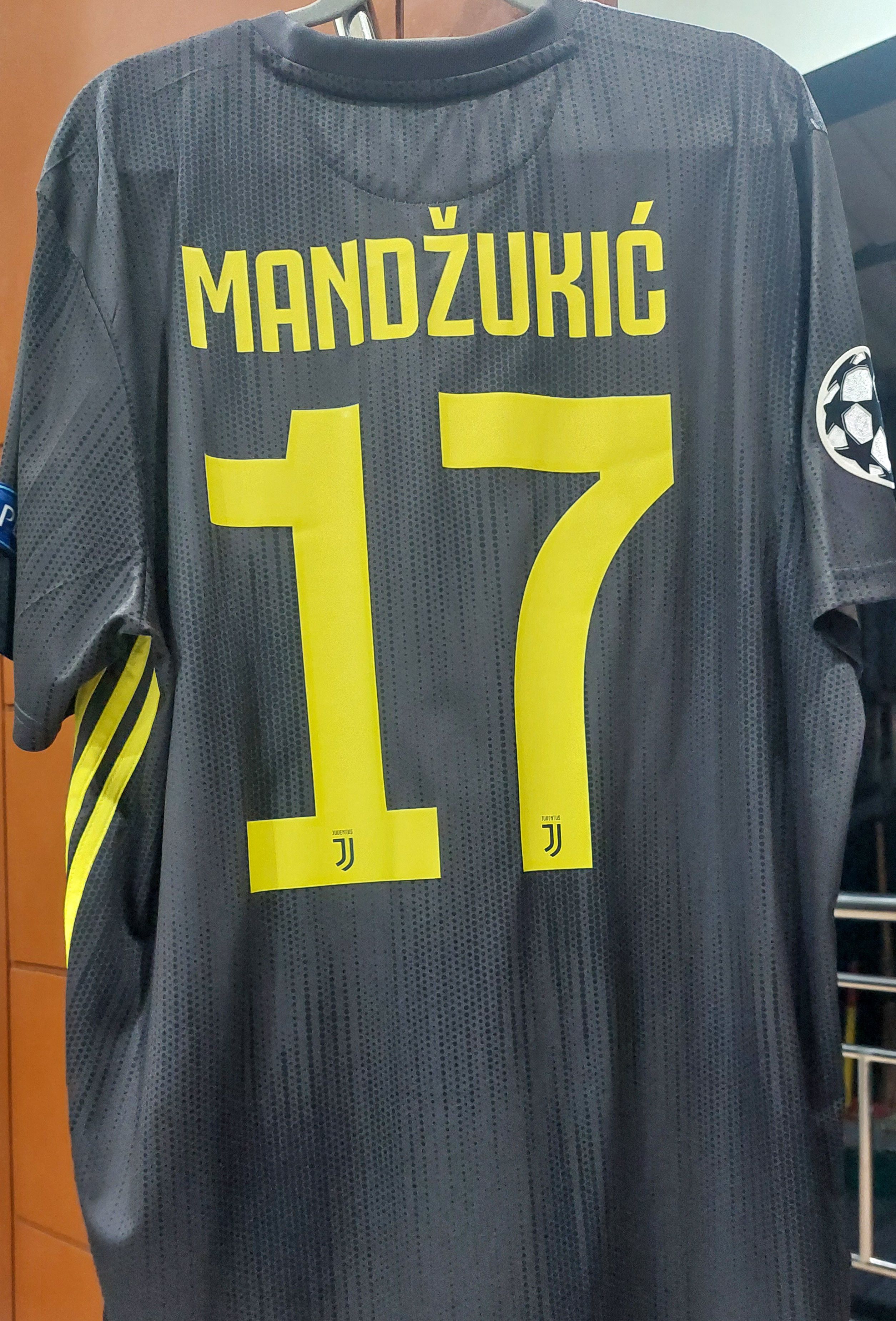 Adidas JUVENTUS 3rd Jersey 2018/2019 Size US XL / EU 56 / 4 - 2 Thumbnail
