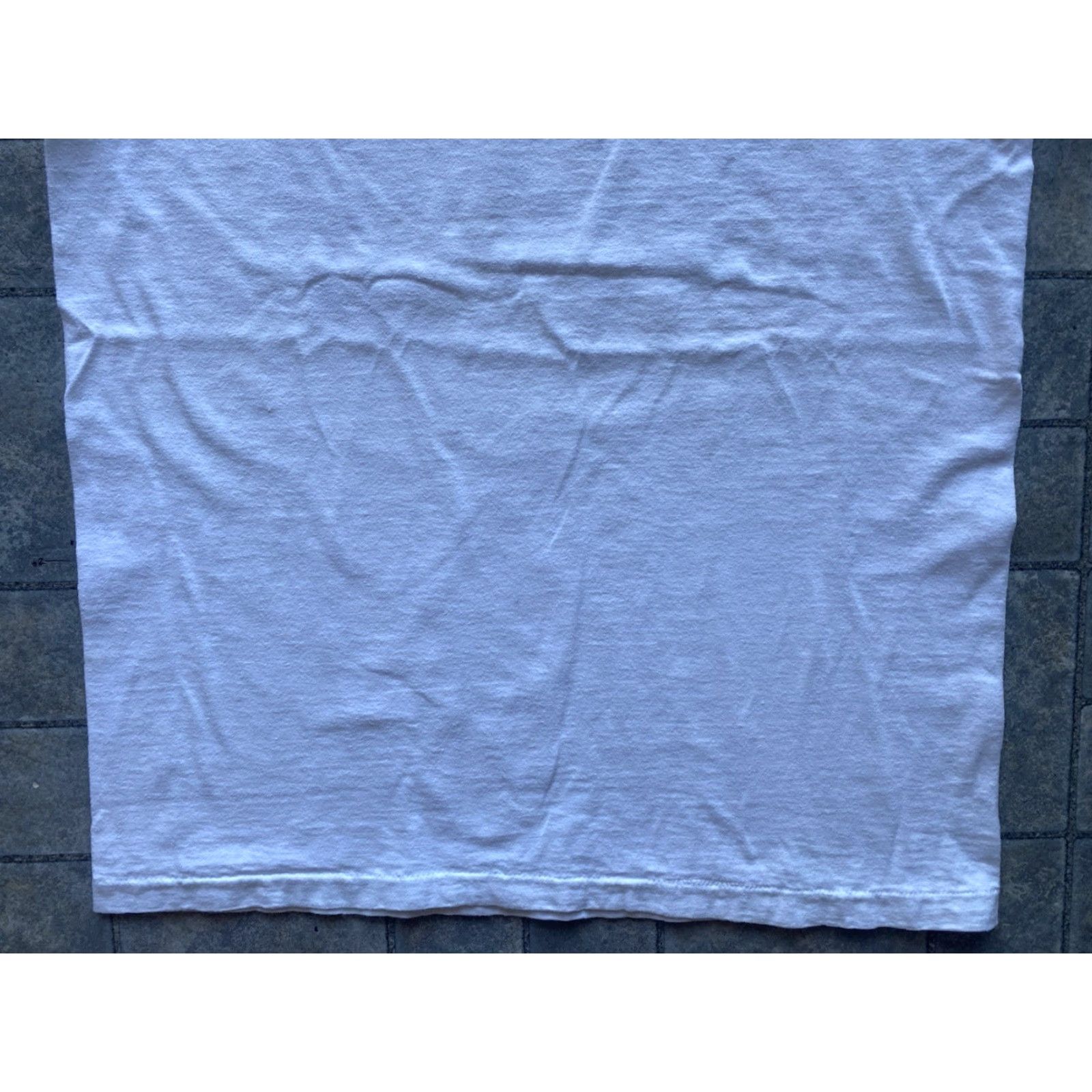 Vintage VINTAGE Oneita T-Shirt 90s White Short Sleeve Adult Large Men Rock Mountain News VTG Size US L / EU 52-54 / 3 - 5 Thumbnail