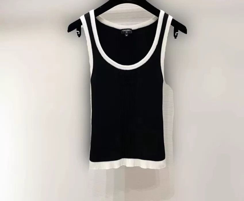 Chanel Chanel 25C Black White CC Openwork Knit Tank 40 Size M / US 6-8 / IT 42-44 - 1 Thumbnail