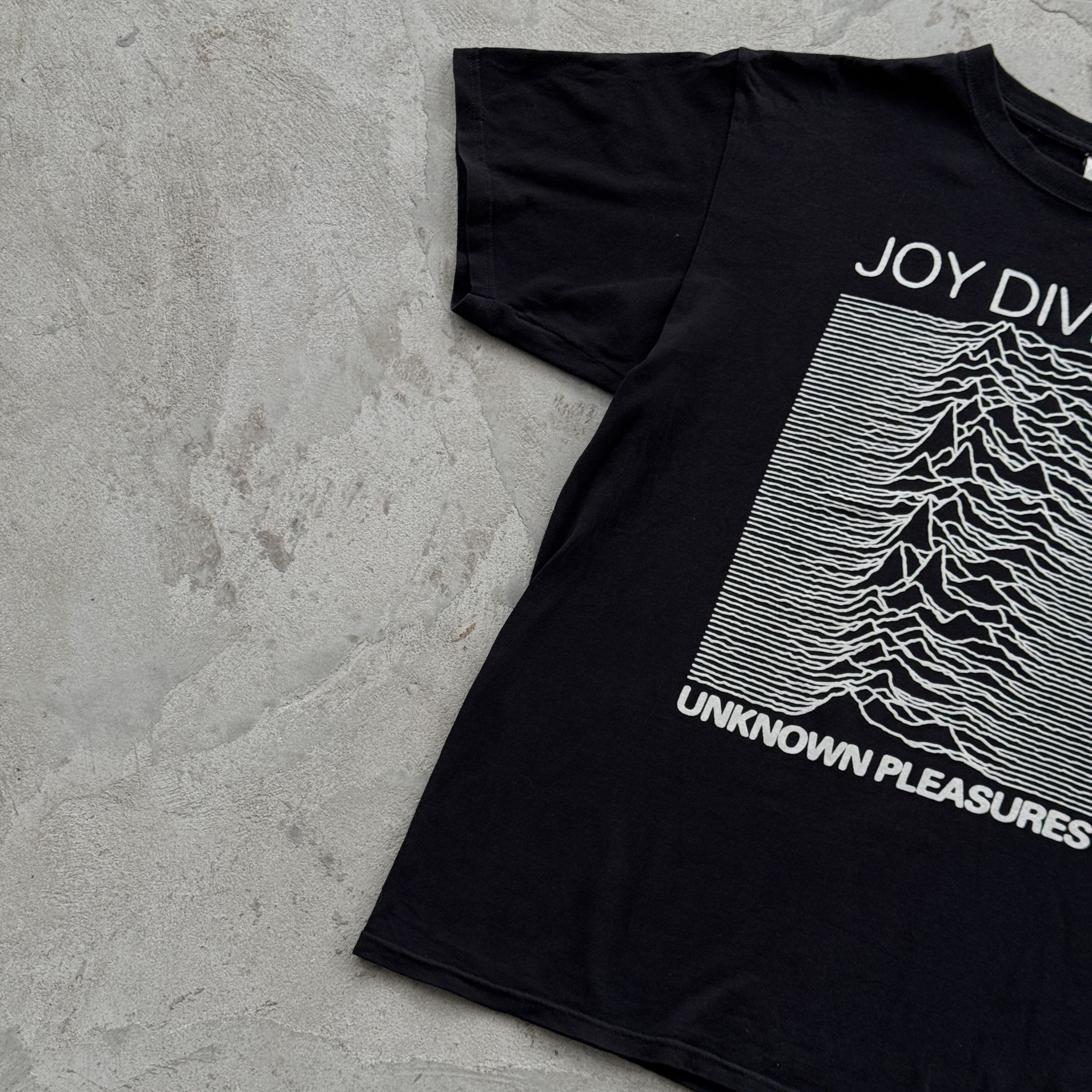 Joy Division Vintage 90s Joy Division Unknown Pleasures Tee Size US L / EU 52-54 / 3 - 3 Thumbnail