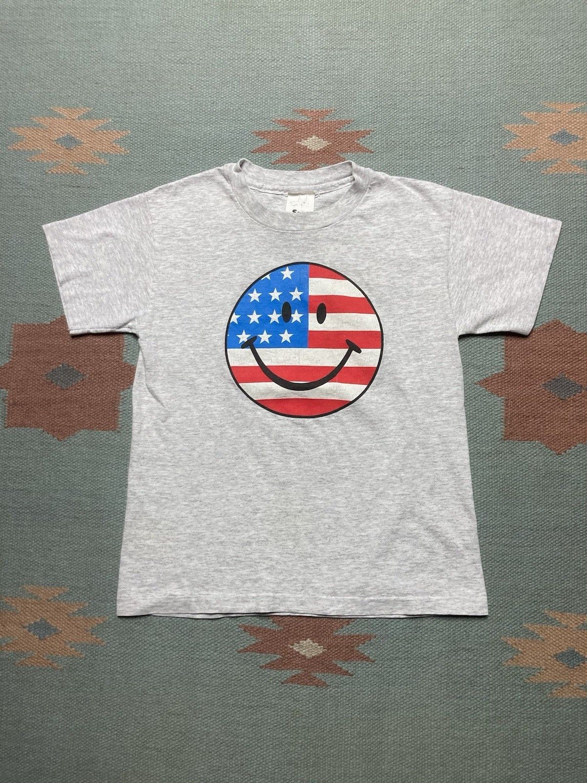 Vintage 90s t shirt smiley face American flag USA youth L baby tee Size XS / US 0-2 / IT 36-38 - 1 Thumbnail