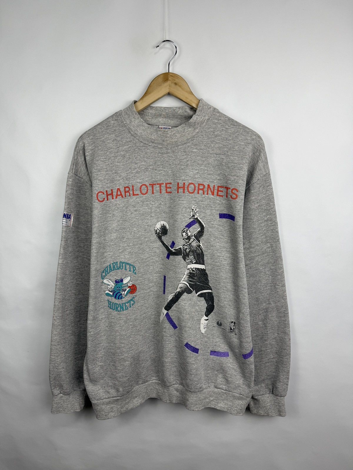 Starter 🇺🇸 Vintage 90s Charlotte Hornets Larry Johnson NBA Sweatshirt Size US M / EU 48-50 / 2 - 2 Thumbnail