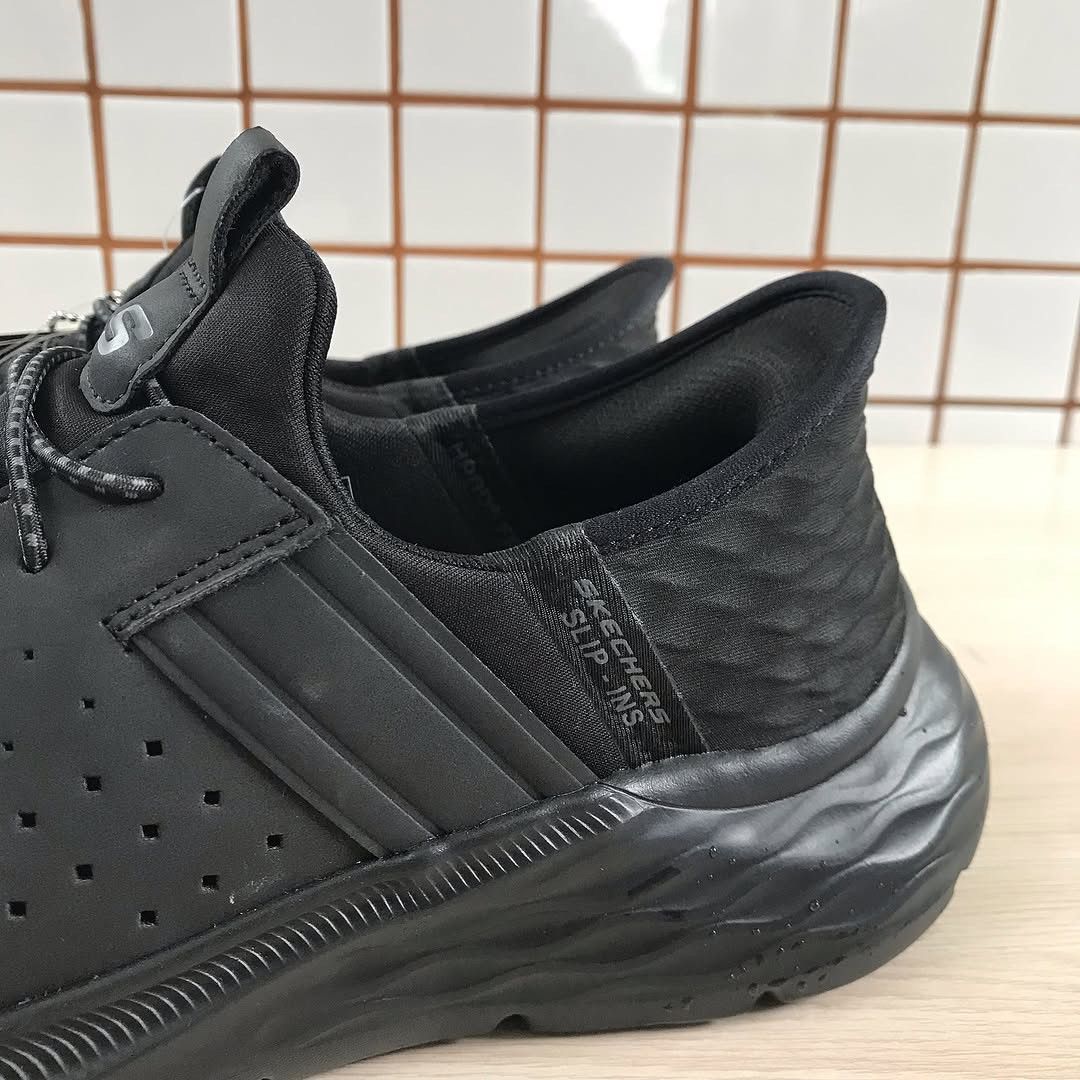 Skechers men’s in black sneakers 210803/BBK GARNER Size 41