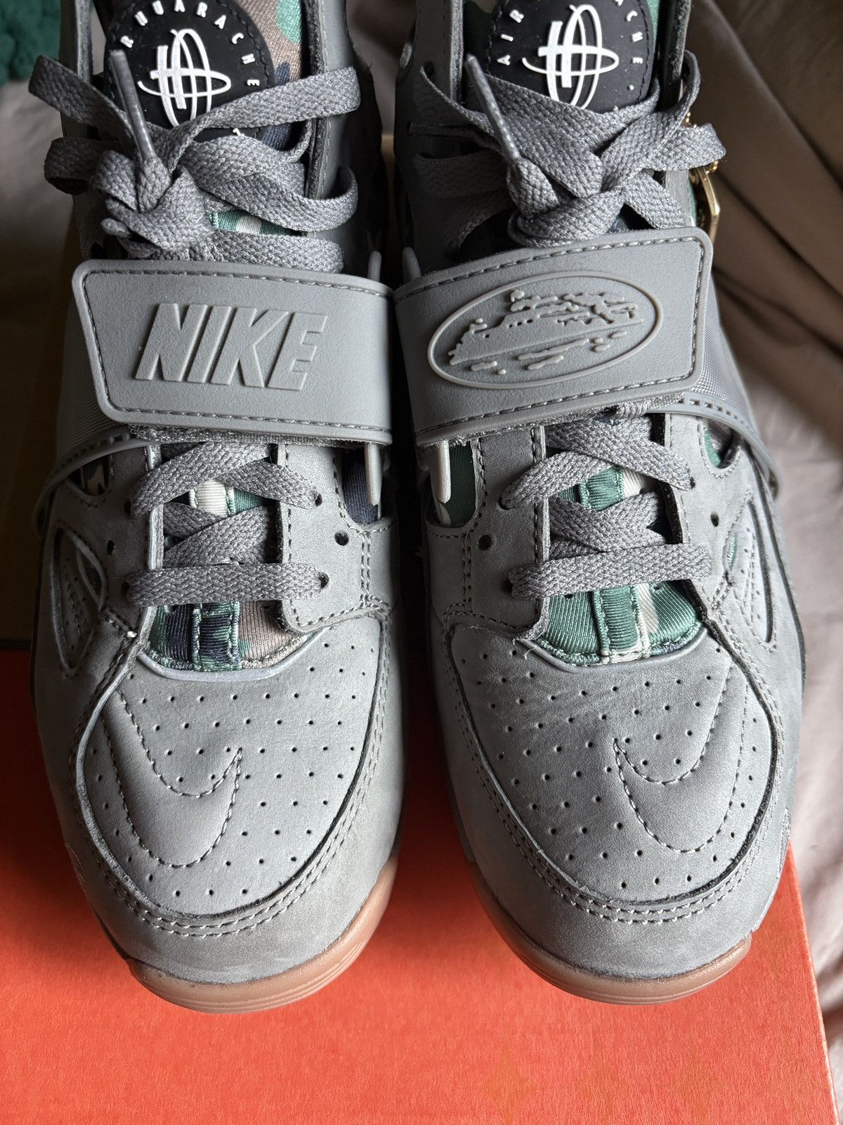 Corteiz × Nike "Nike x Corteiz" Air Huarache Size US 9 / EU 42 - 2 Thumbnail