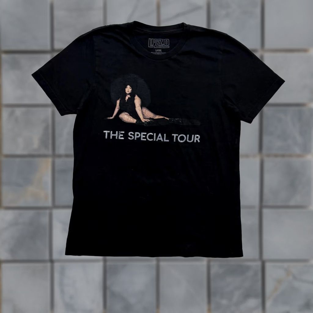 Rizzoli Lizzo The Special Tour 2022 Shirt Mens Large Black Music Graphic Concert Tee Size US L / EU 52-54 / 3 - 1 Thumbnail
