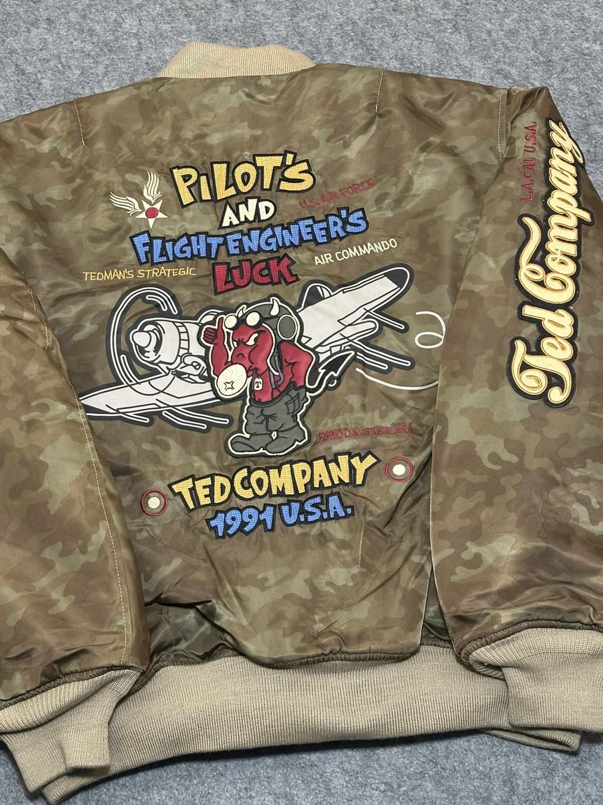 Avirex Tedman's Company MA-1 flight jacket with a camouflage Size US S / EU 44-46 / 1 - 2 Thumbnail