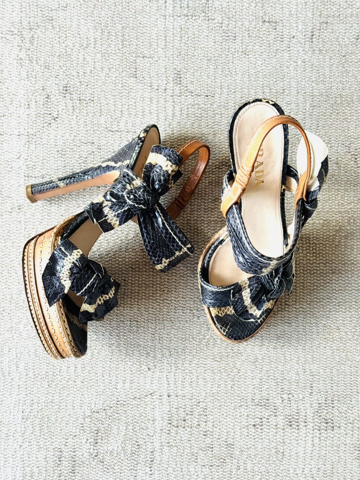 Prada Prada S/S 2009 Iconic python platform sandals 37 Size US 7 / IT 37 - 7 Thumbnail