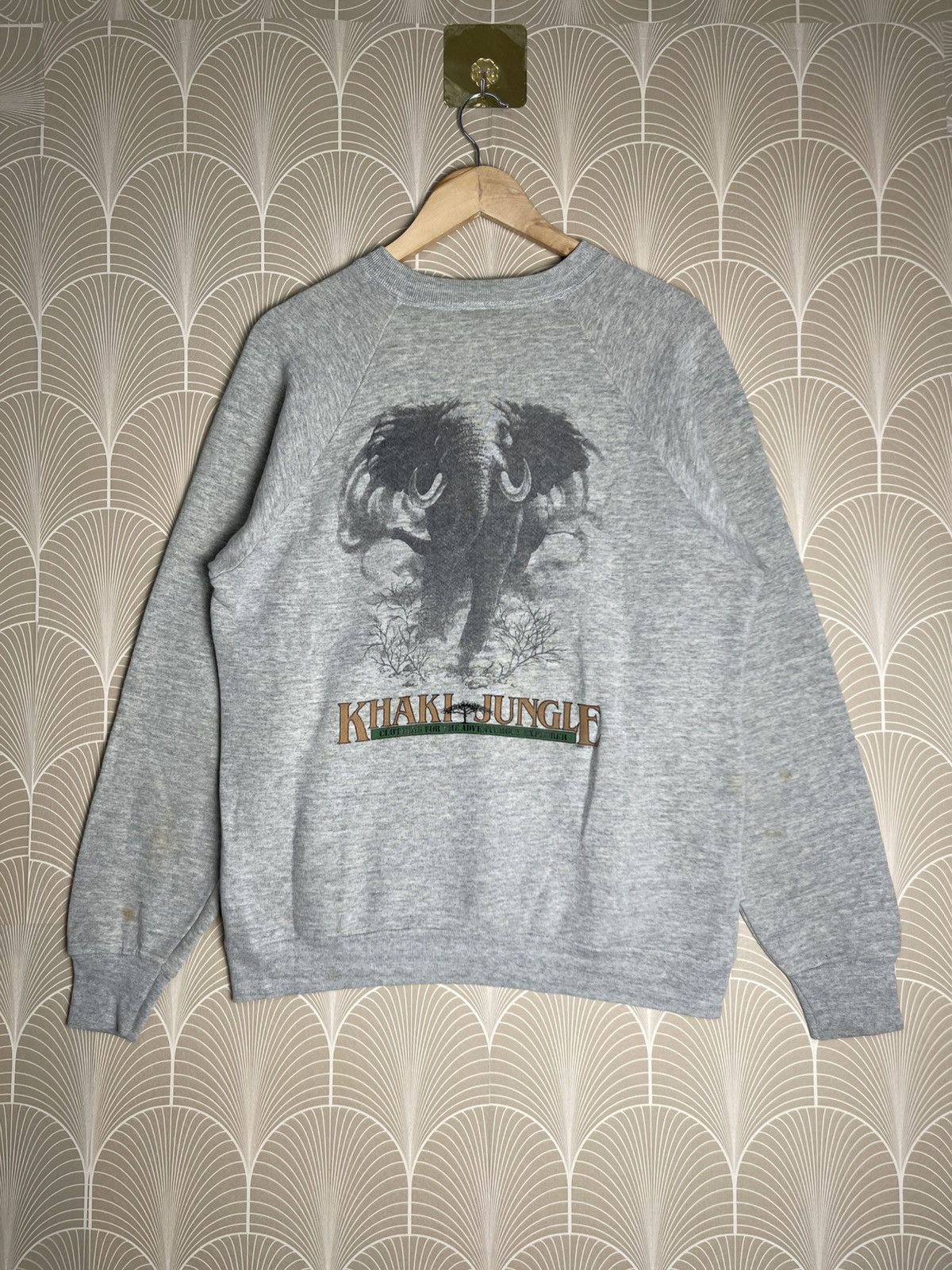 Jungles × Vintage VINTAGE 90s KHAKI JUNGLE ELEPHANT BIG PRINT CRENECK Size US L / EU 52-54 / 3 - 1 Thumbnail