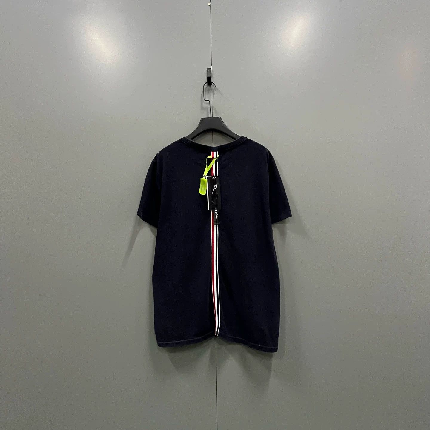 Thom Browne Thom Browne Back Stripe Short Sleeve Size US S / EU 44-46 / 1 - 4 Thumbnail