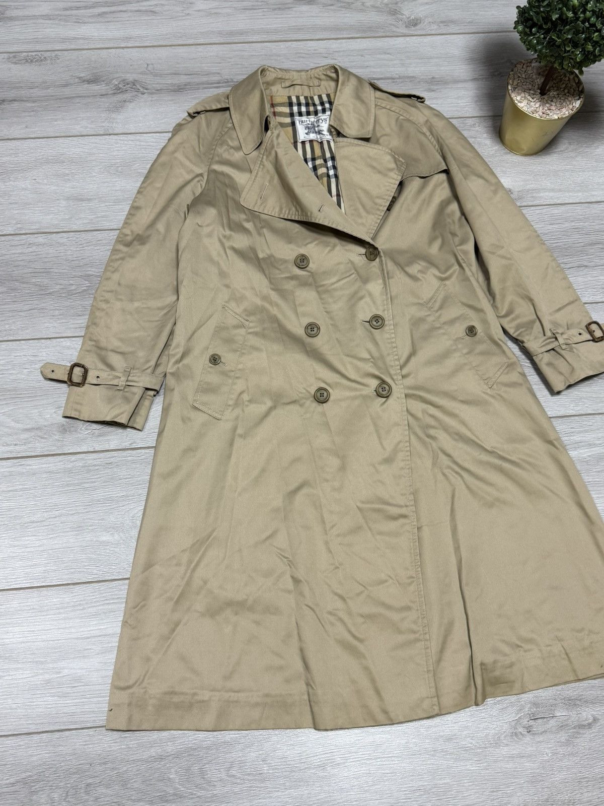 Burberry Burberry London unisexdouble breasted trench coat nova check Size US S / EU 44-46 / 1 - 4 Thumbnail