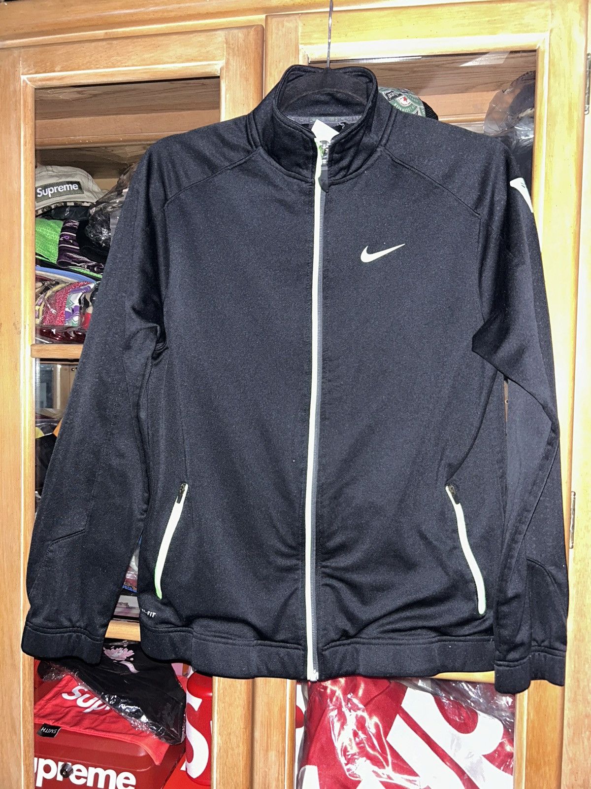 Nike Nike Kobe Dri-Fit Full Zip Jacket Black Neon Green YOUTH Size US S / EU 44-46 / 1 - 1 Thumbnail