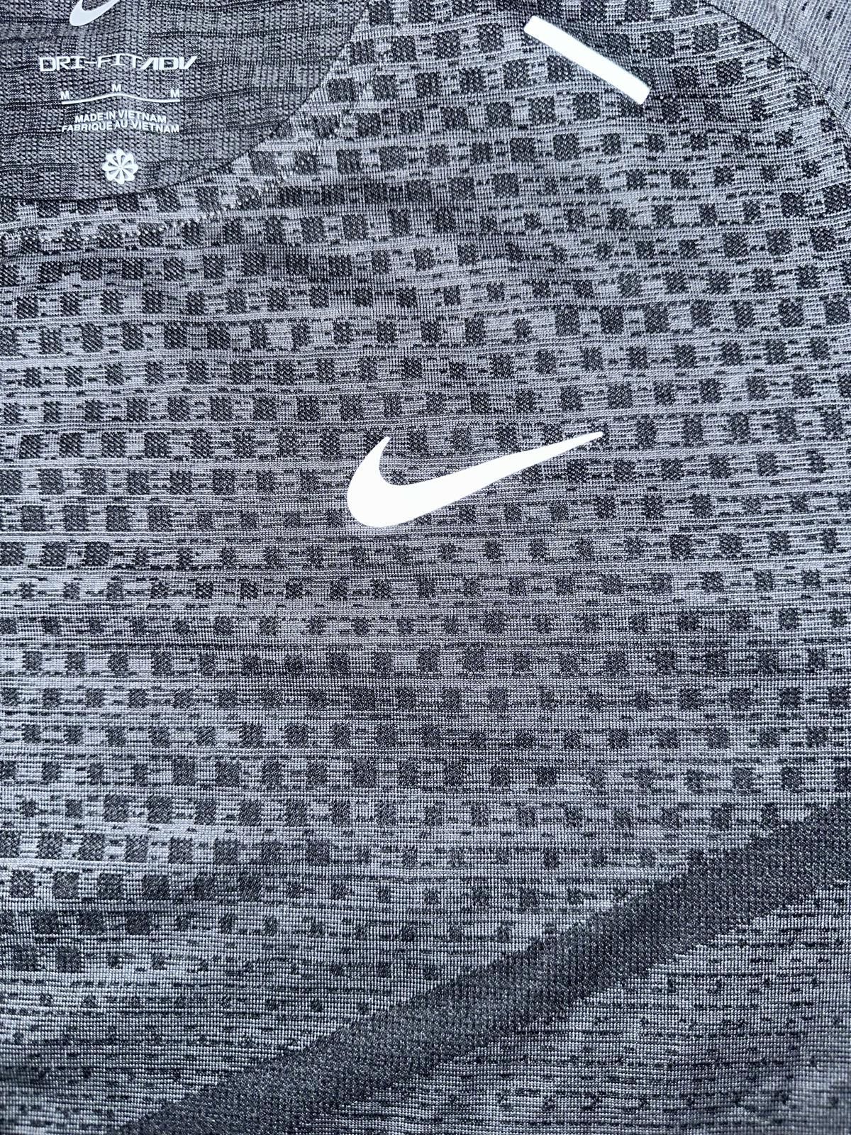 Nike Nike Men’s TechKnit Dri-FIT ADV Short-Sleeve Running Top Sample Size US M / EU 48-50 / 2 - 4 Thumbnail