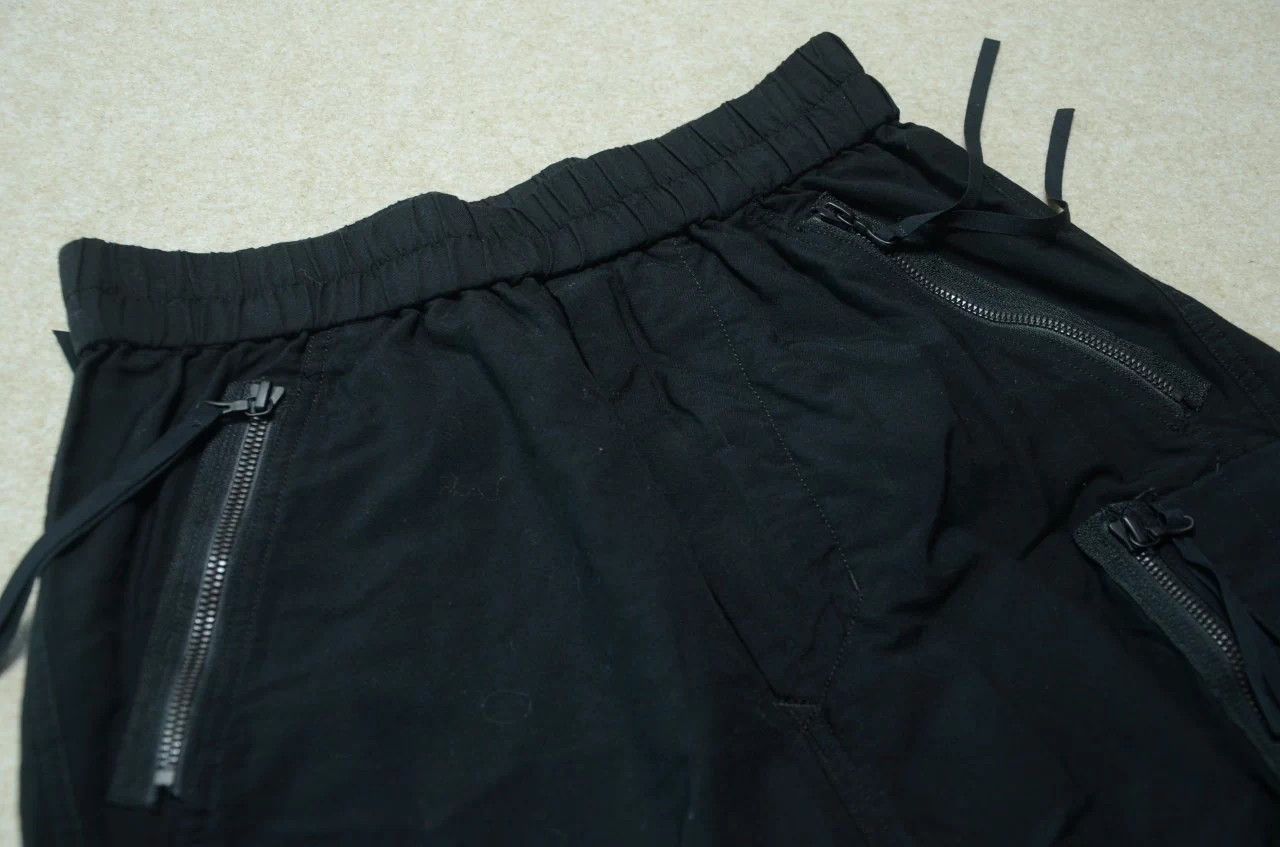 Julius Julius 18SS Dark Ribbon Multi-Zipper 7/8 Pants Size US 33 - 3 Thumbnail