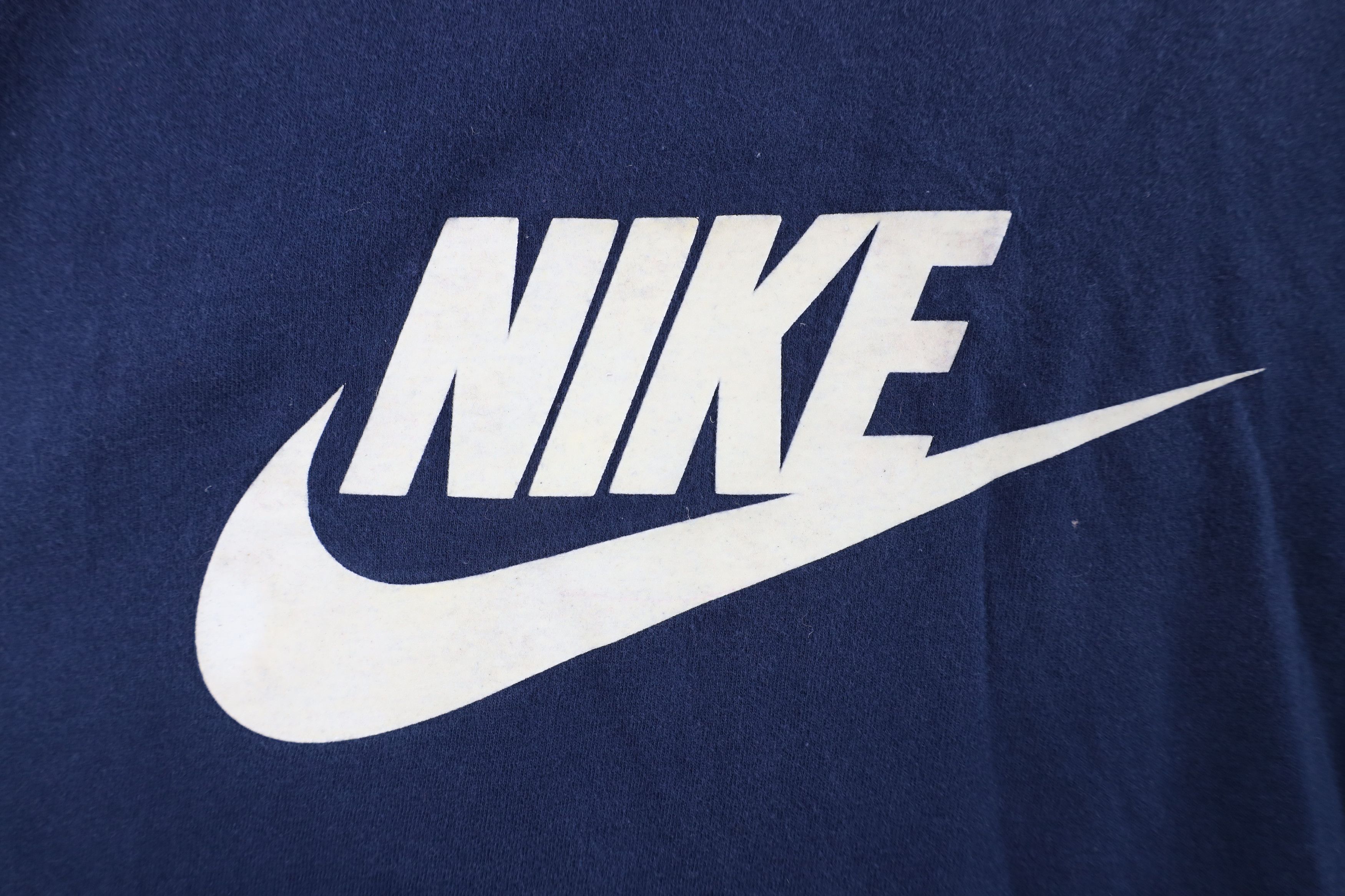 Nike Vintage Y2K Nike Travis Scott Big Center Swoosh T-Shirt Size US L / EU 52-54 / 3 - 4 Thumbnail