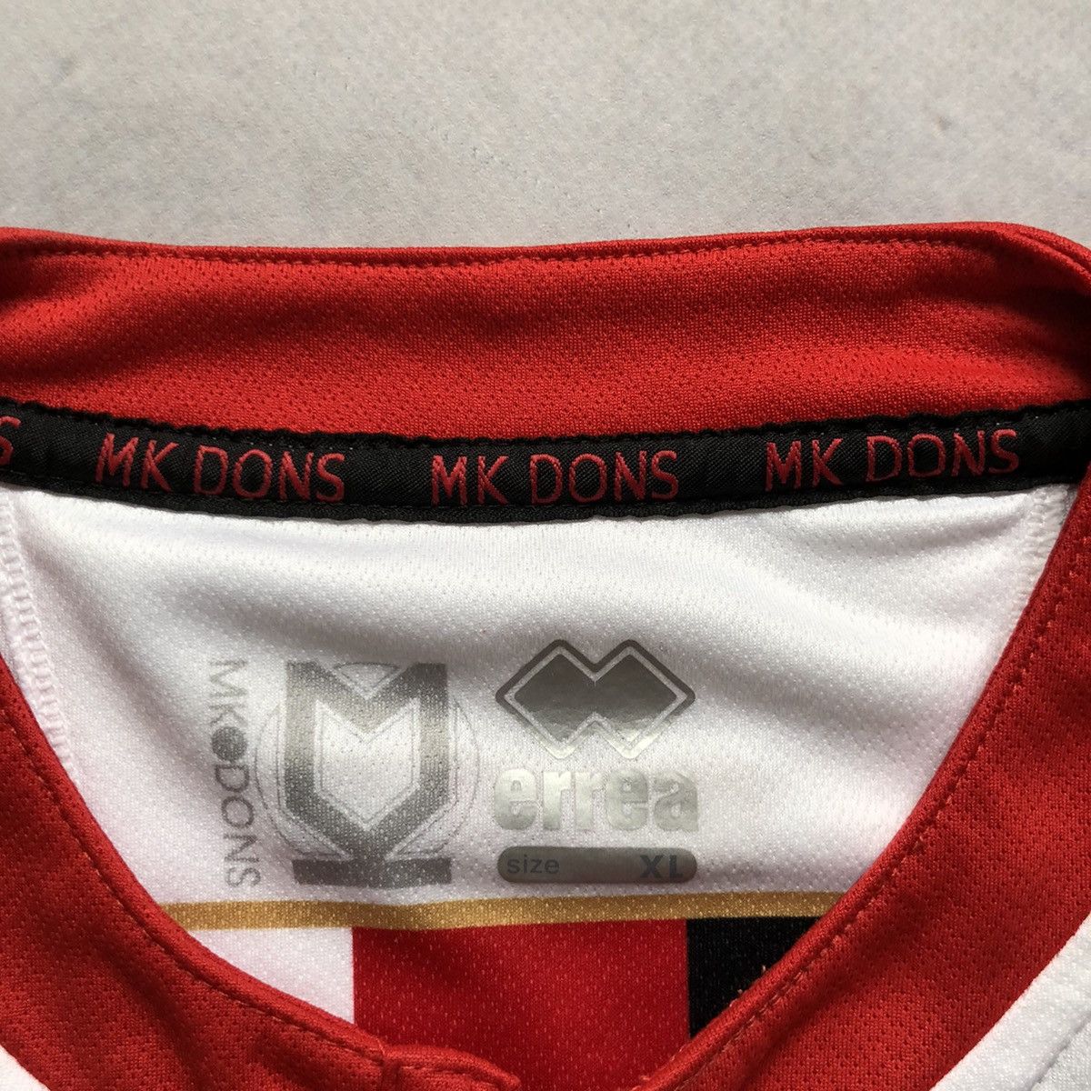 Other Milton Keynes MK Dons Soccer Jersey Football kit Y2K 90s Size US XL / EU 56 / 4 - 6 Thumbnail