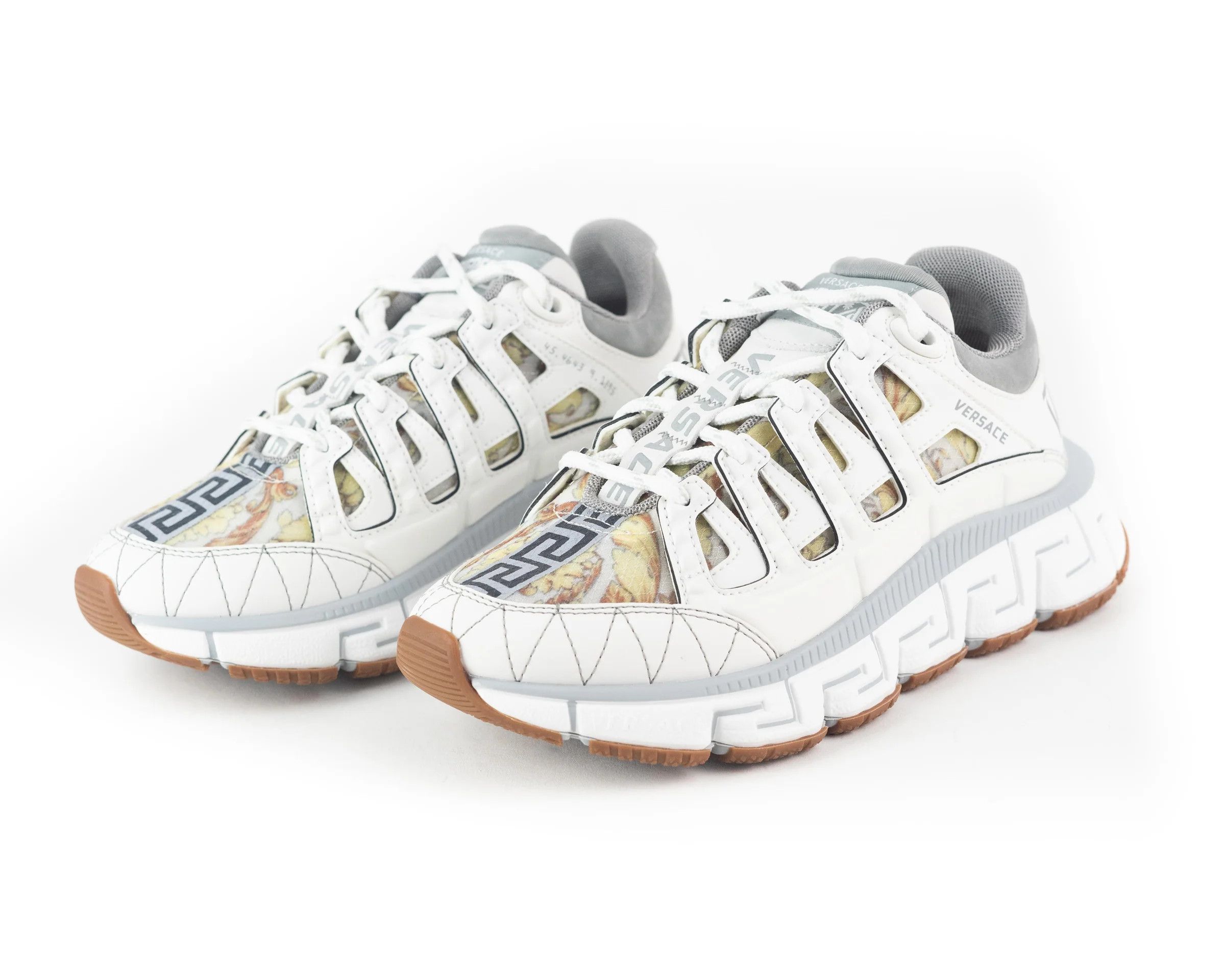 o1y0425 Logo Low-Top Sneakers in White