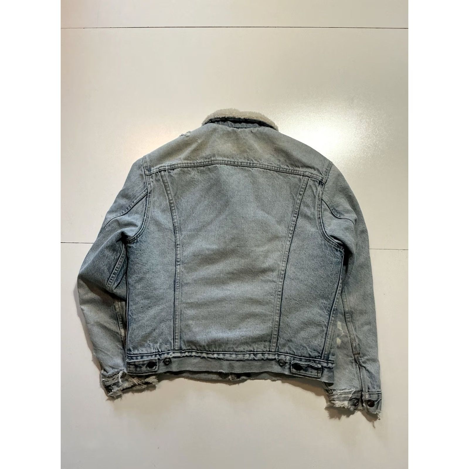 Vintage VINTAGE Levi’s Denim Trucker Jacket Shirt 40R Mens 1980s Made In USA Sherpa Lined Distressed Size US 40 / EU 56 - 2 Thumbnail