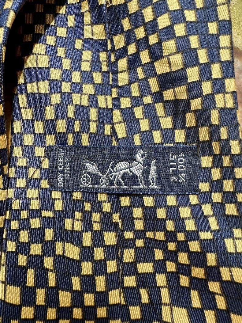 Hermes VINTAGE 1990s HERMES TIE NAVY GOLD GEOMETRIC SQUARES 7679 TA Size ONE SIZE - 4 Thumbnail