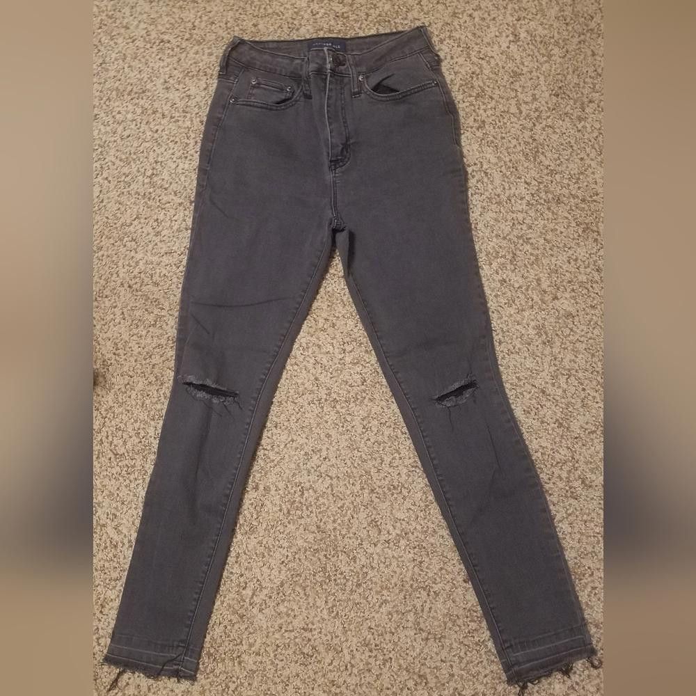Aeropostale Aeropostale The Norma Jean Gray Distressed Hem Jeans Size 6 Size 28" / US 6 / IT 42 - 2 Thumbnail