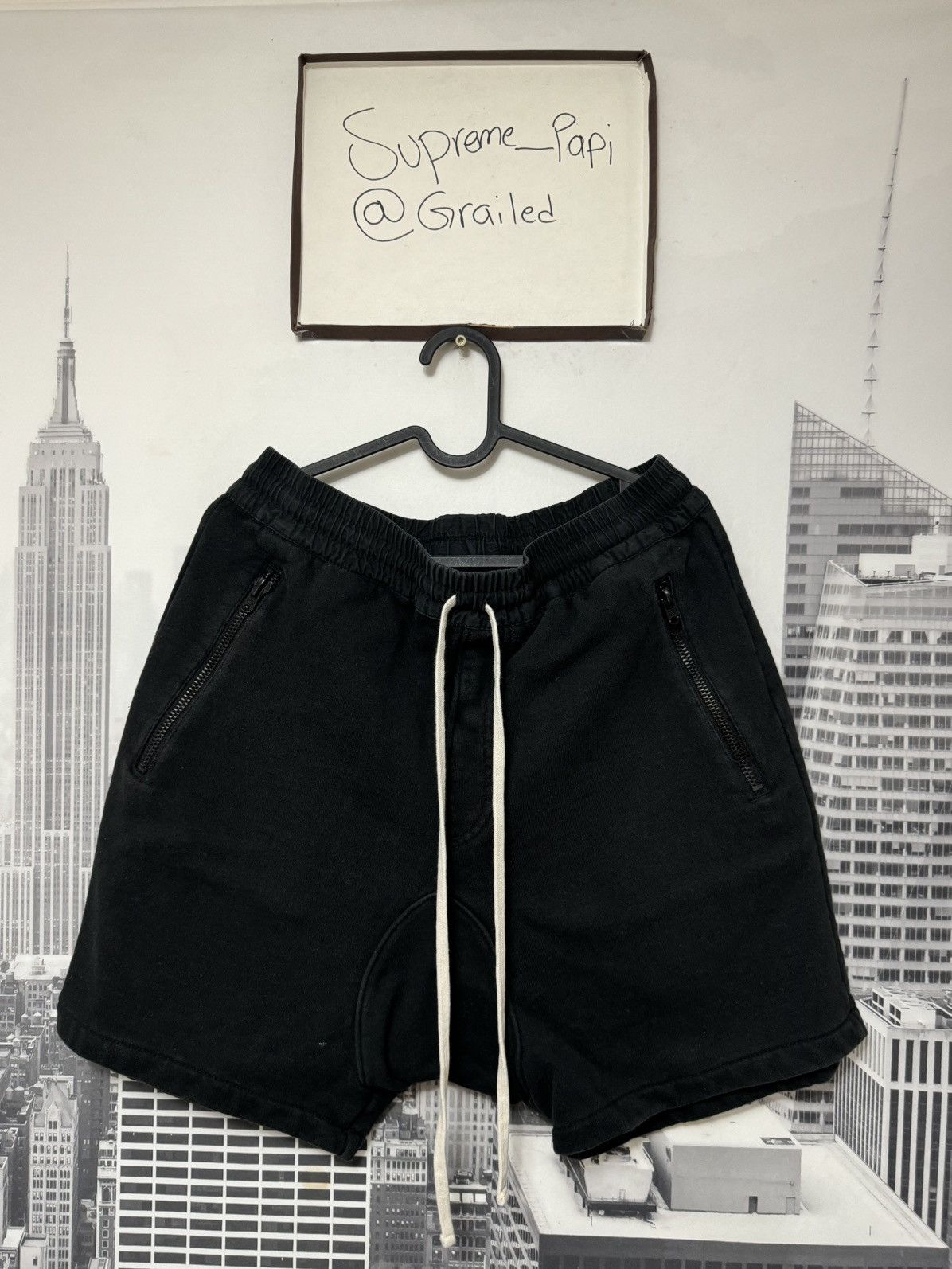Fear of God 🔥OG Fear of God Essentials Drawstring Shorts Black SZ Small Size US 32 / EU 48 - 1 Thumbnail