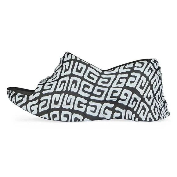 Givenchy Givenchy Marshmallow Sandals in Rubber - NEW WITH TAGS Size US 8 / IT 38 - 1 Thumbnail