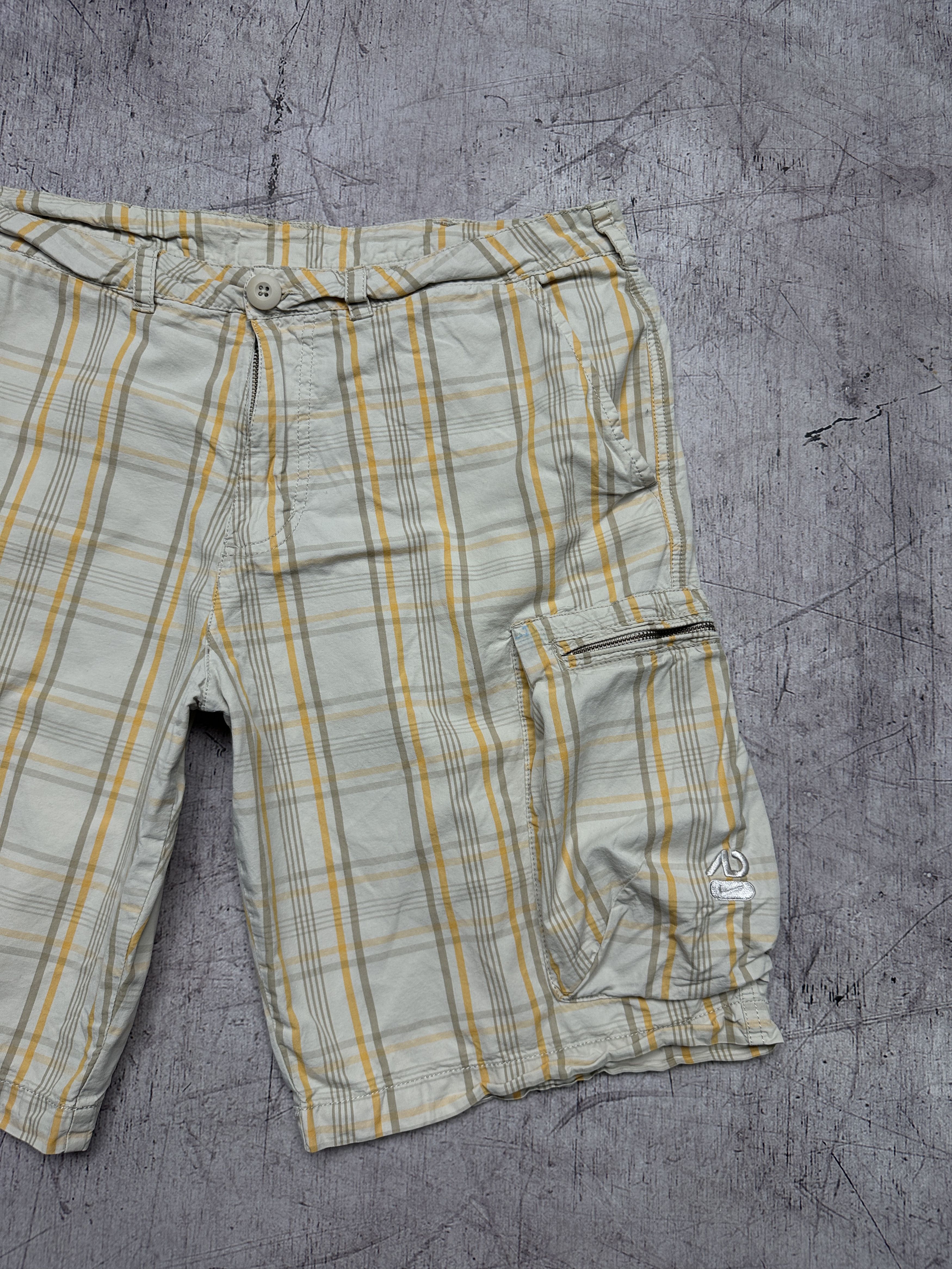 Nike Nike Vintage Mens Cargo Shorts Size US 34 / EU 50 - 2 Thumbnail