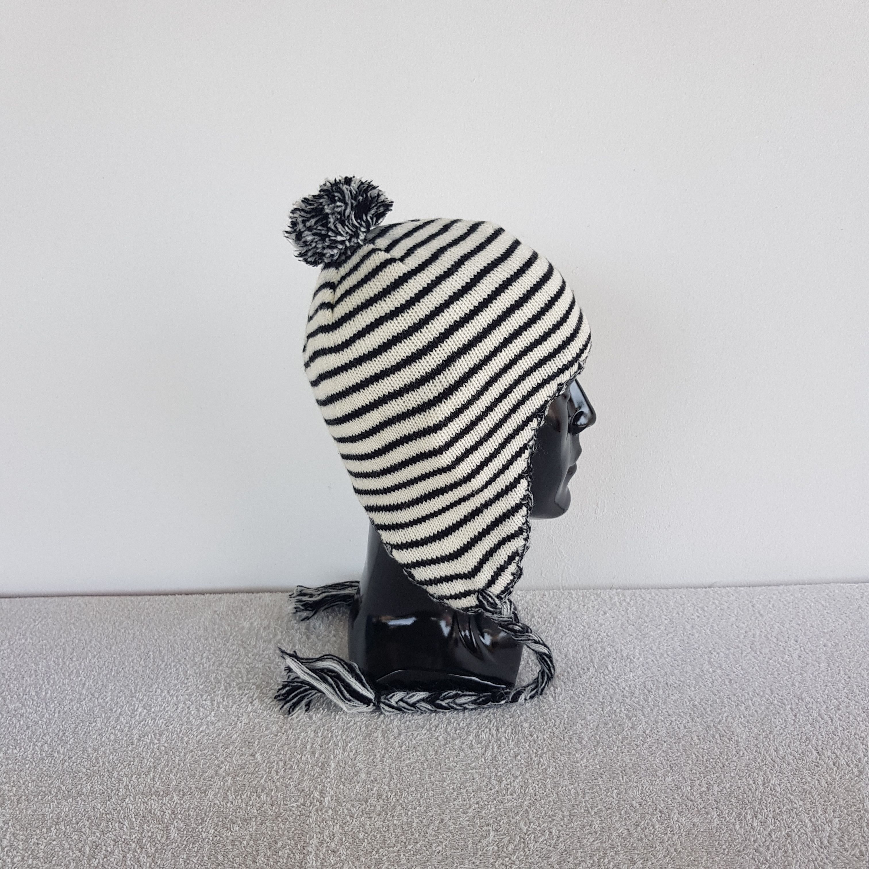 Aran Isles Knitwear Vintage Striped Earflap Beanie Ribbed Knit Snow Caps Hats. Size ONE SIZE - 3 Thumbnail